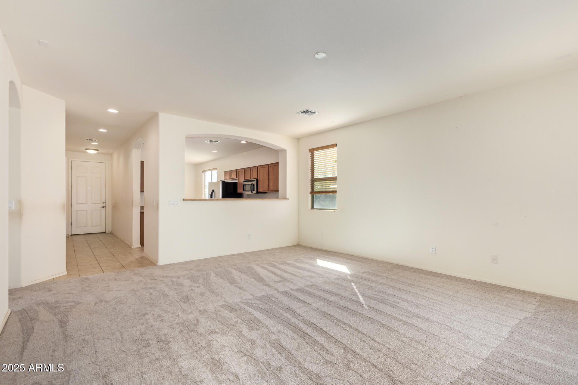 2536 W GARY Way
