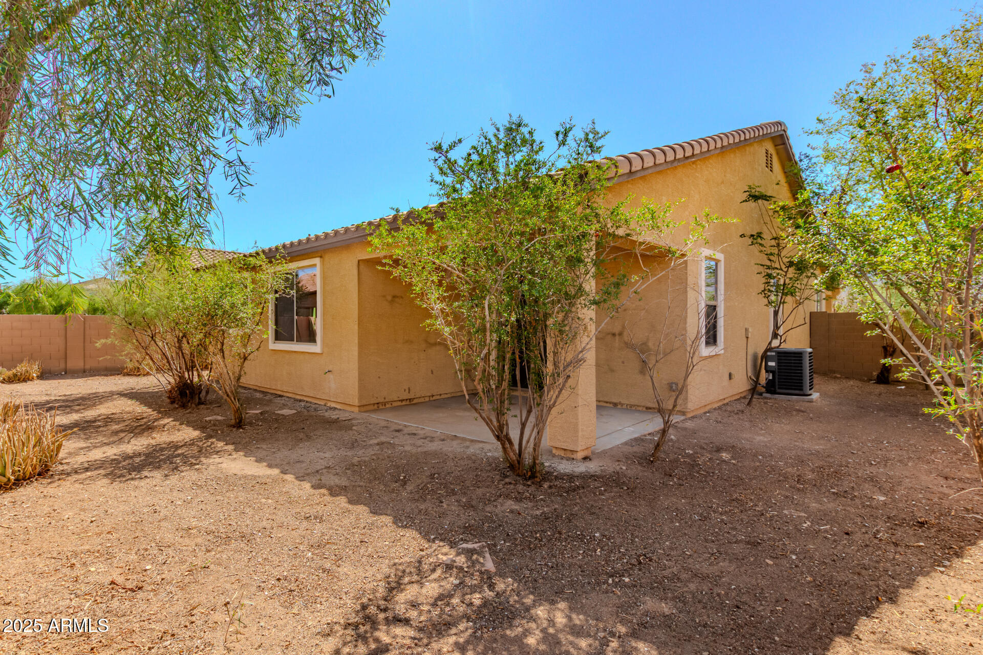 2536 W GARY Way