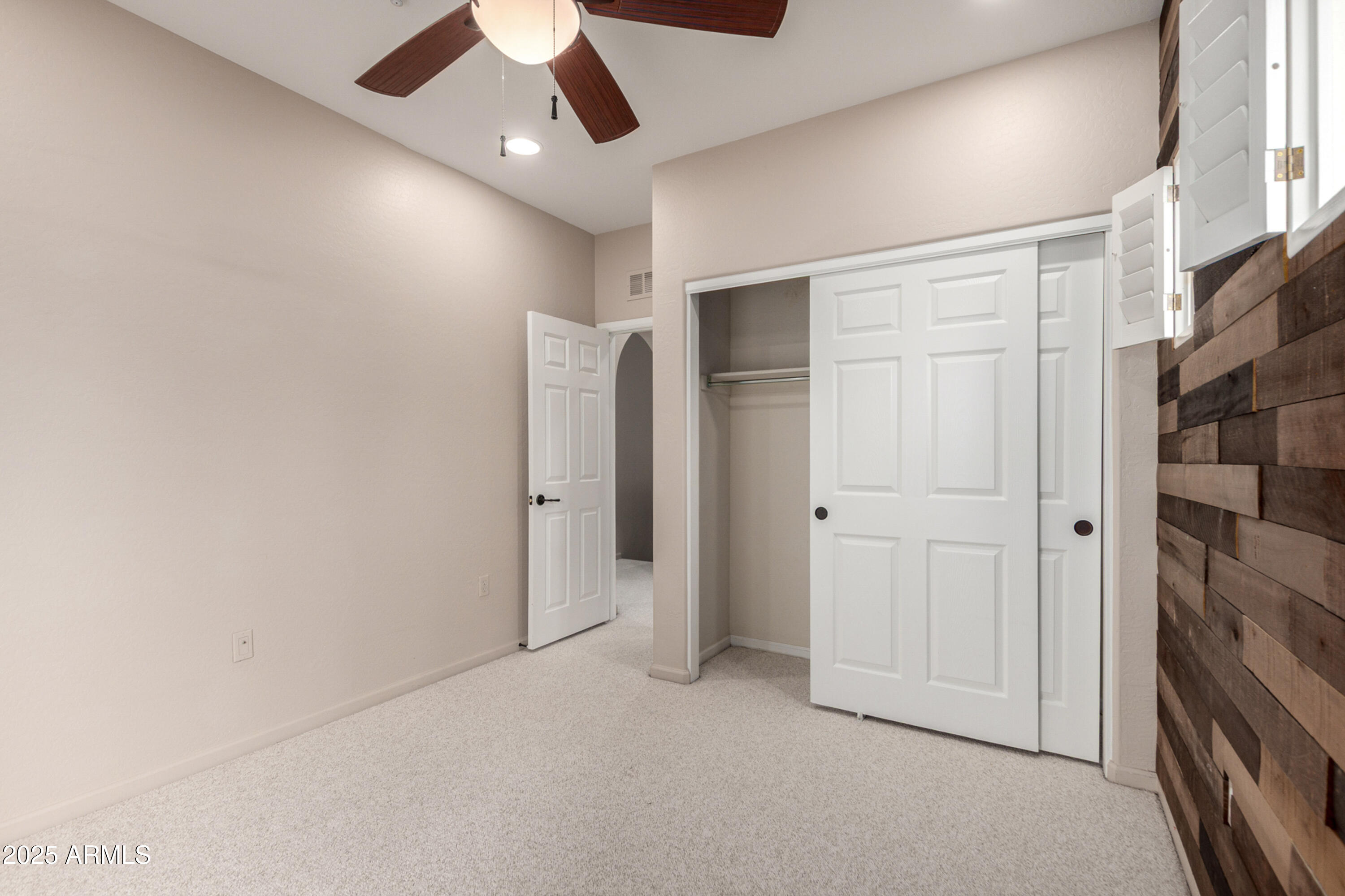 3935 E ROUGH RIDER Road 1190