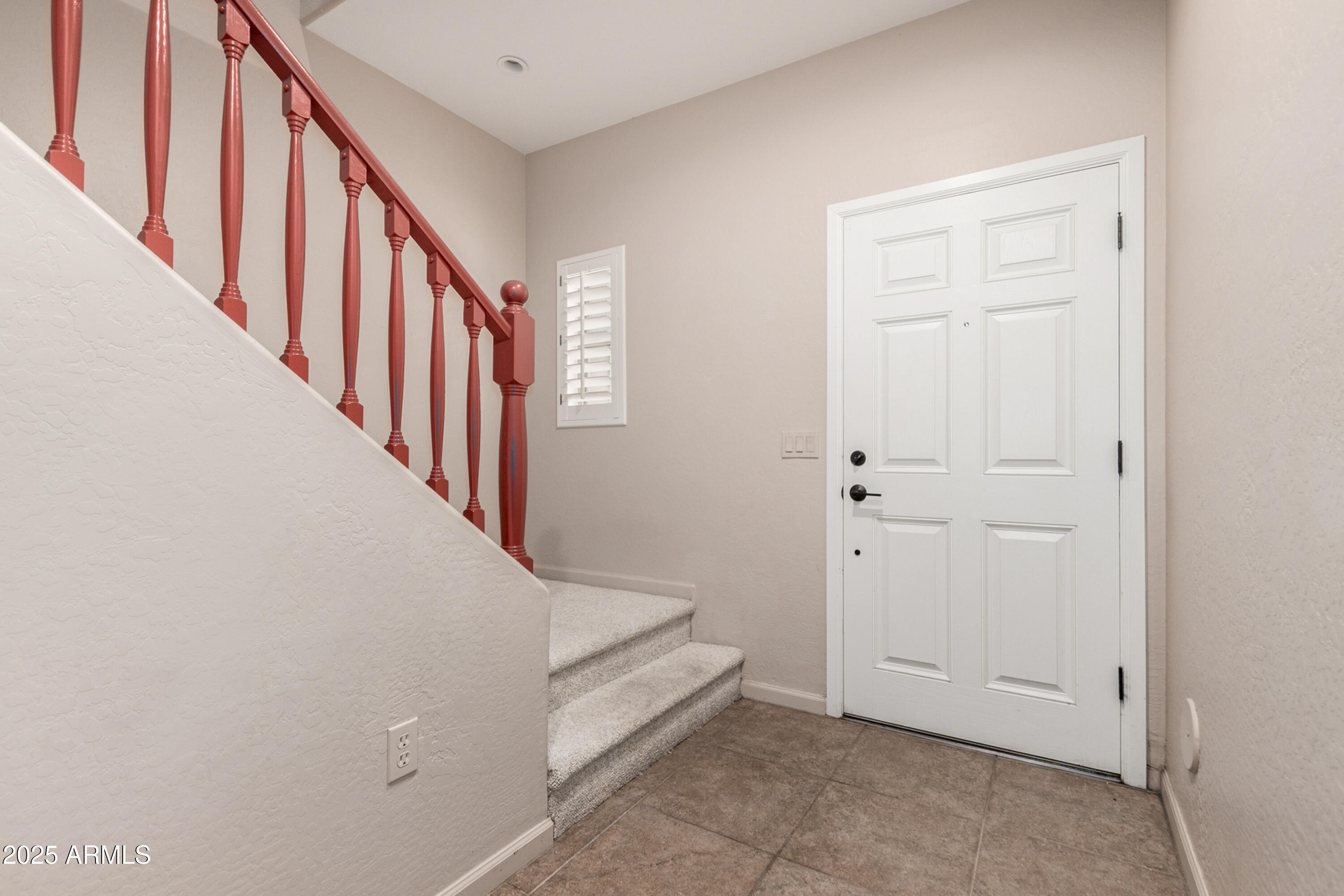 3935 E ROUGH RIDER Road 1190