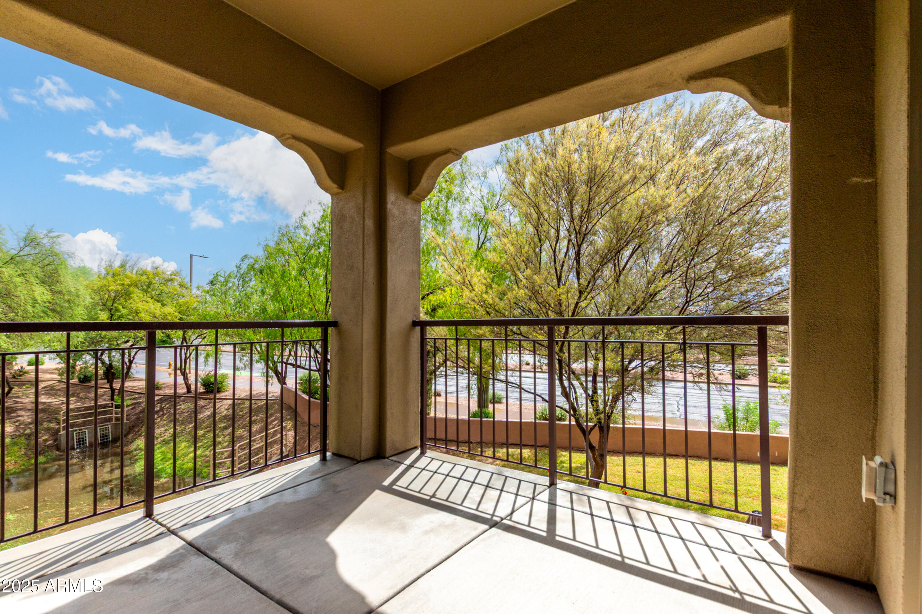 3935 E ROUGH RIDER Road 1190