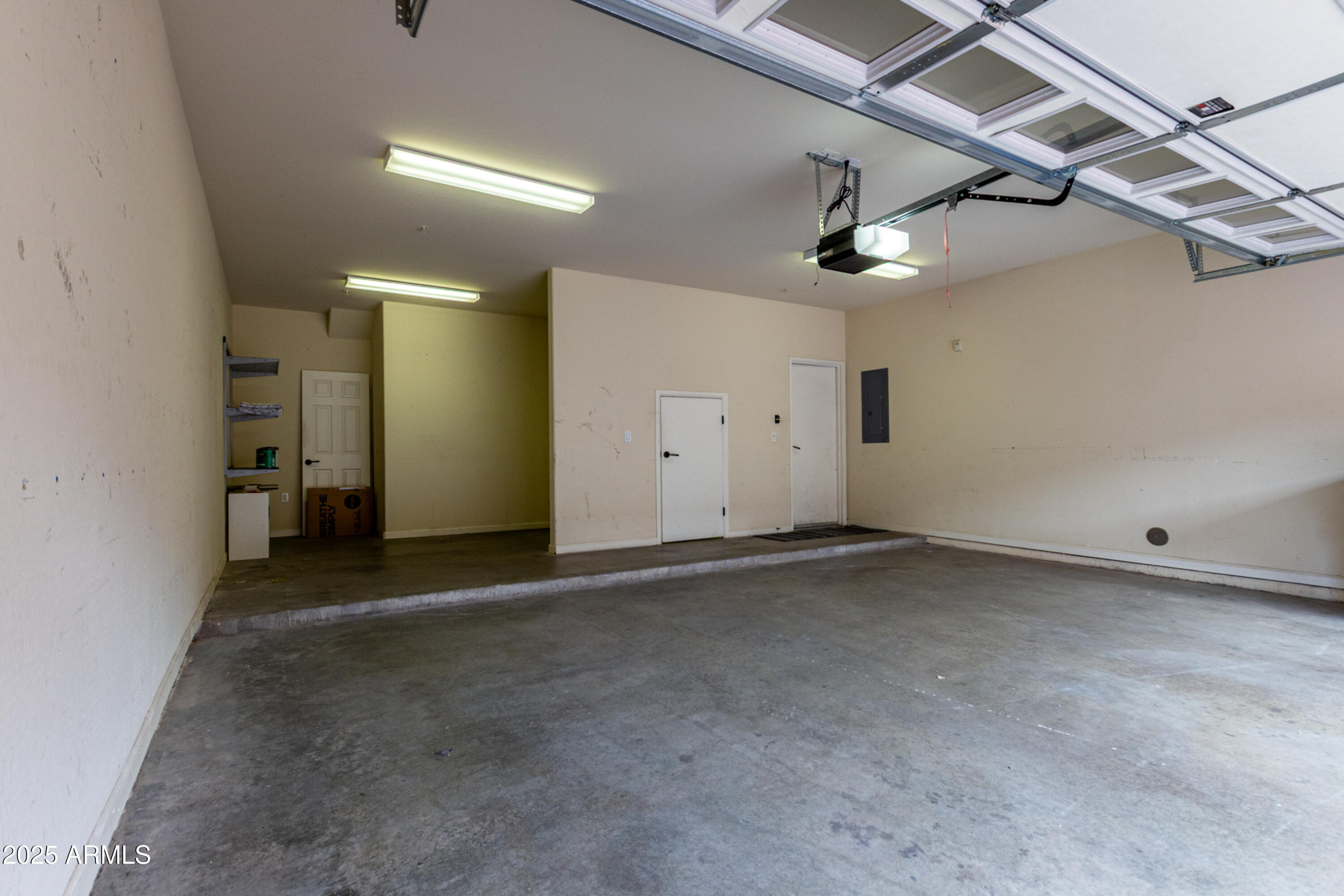 3935 E ROUGH RIDER Road 1190