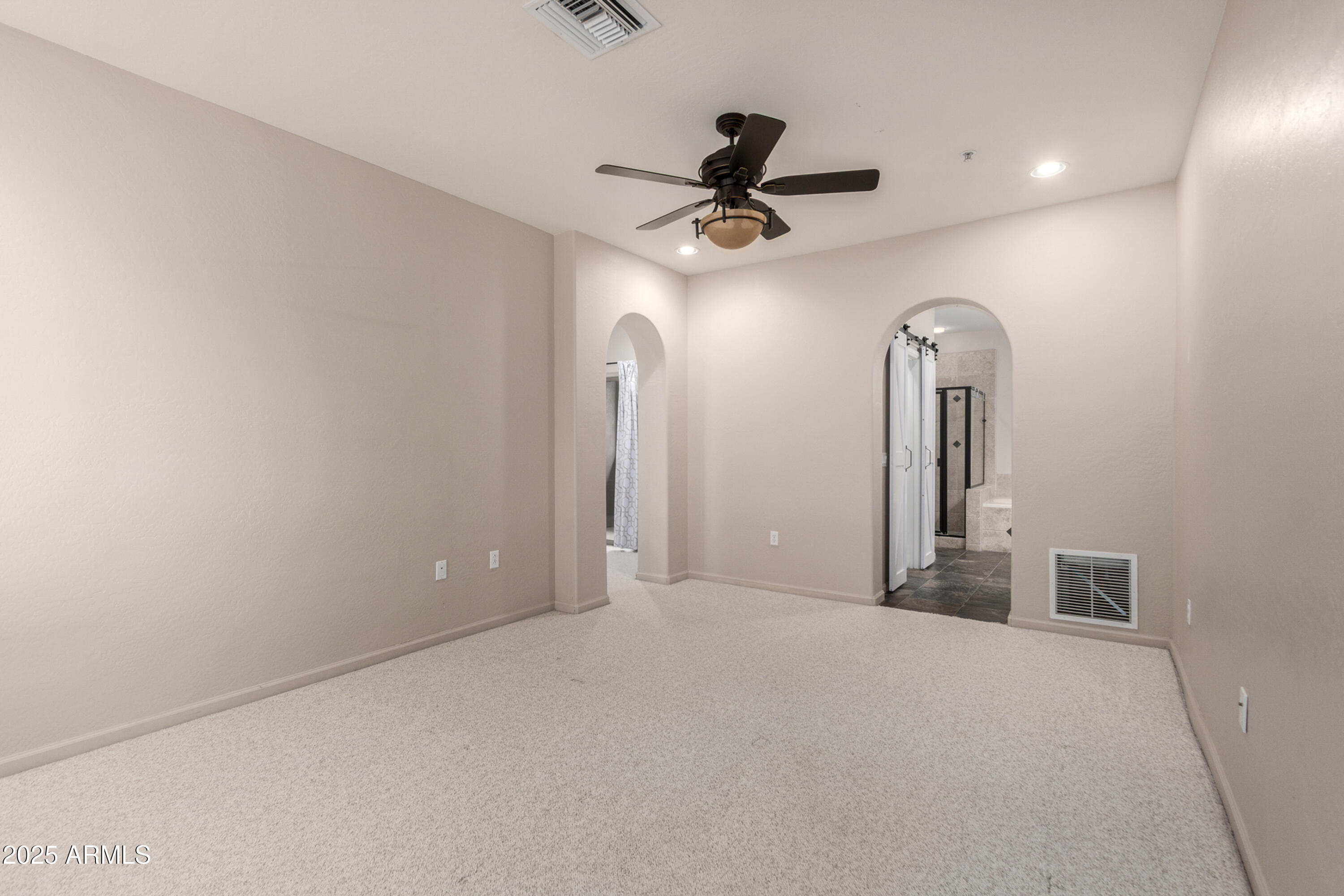3935 E ROUGH RIDER Road 1190