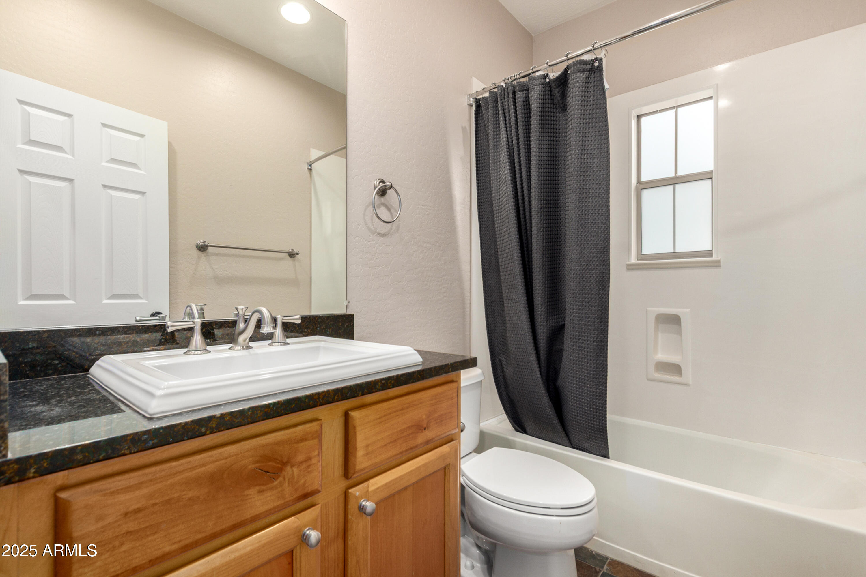 3935 E ROUGH RIDER Road 1190