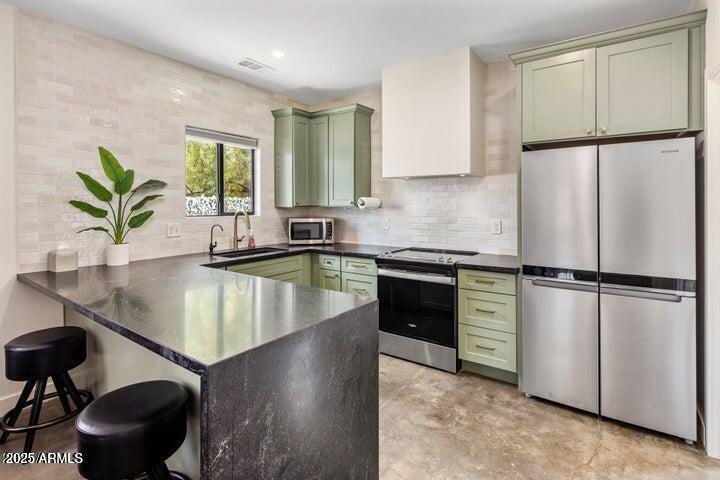 313 W VERNON Avenue