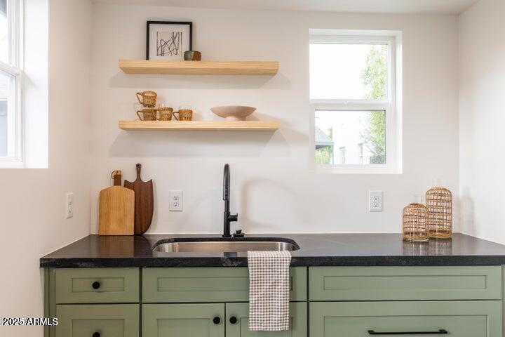 313 W VERNON Avenue