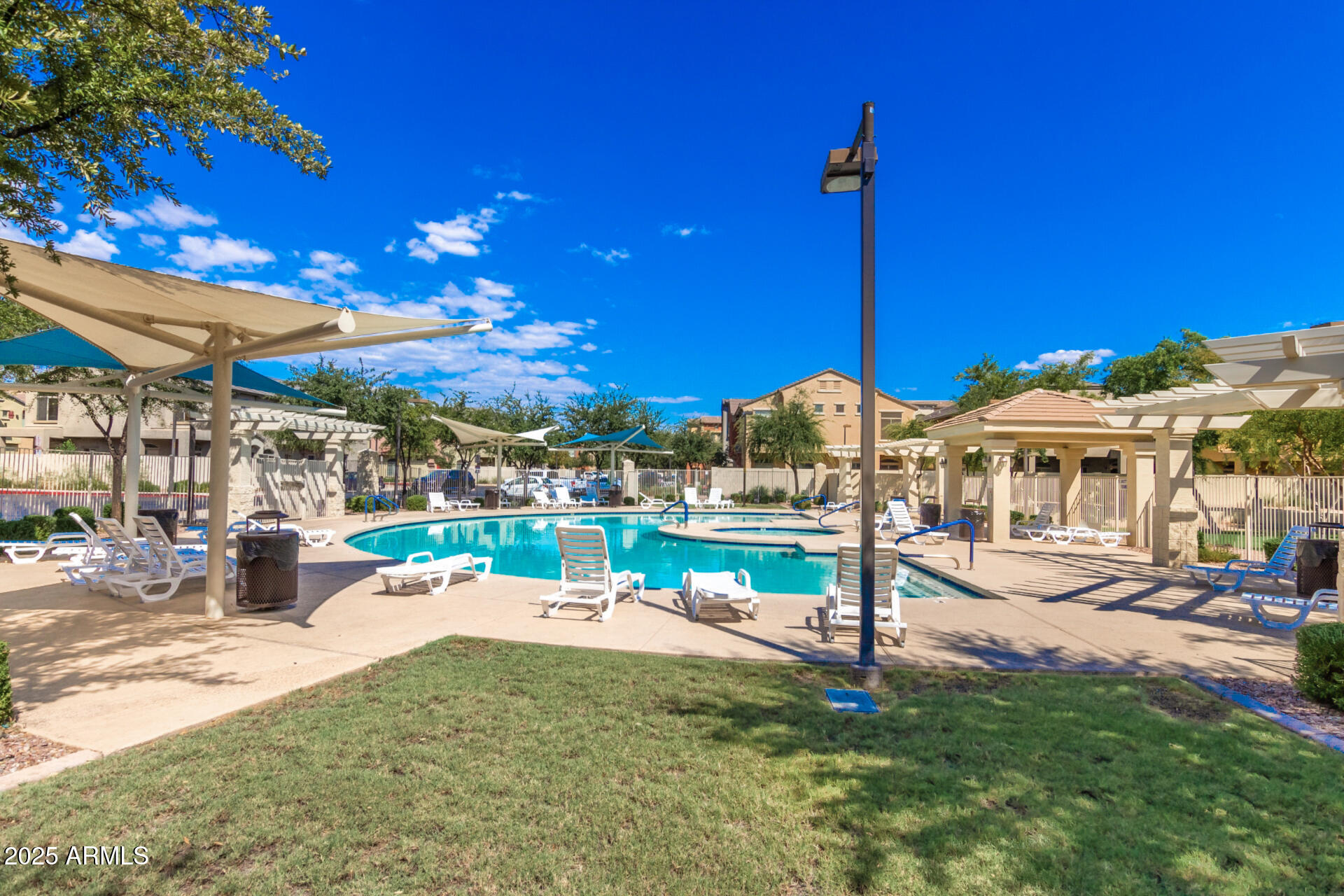 2401 E RIO SALADO Parkway 1106