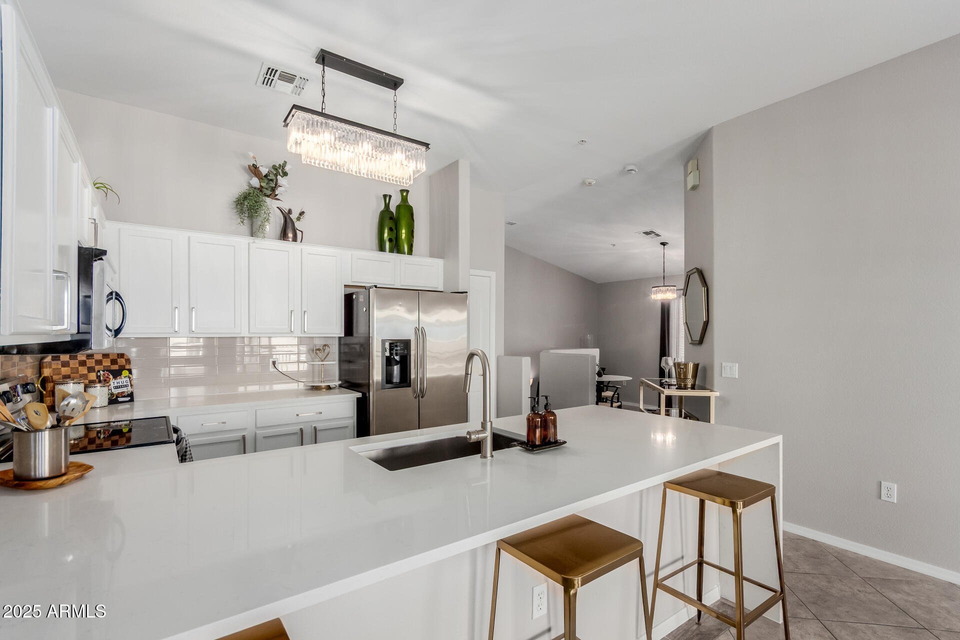 2401 E RIO SALADO Parkway 1106
