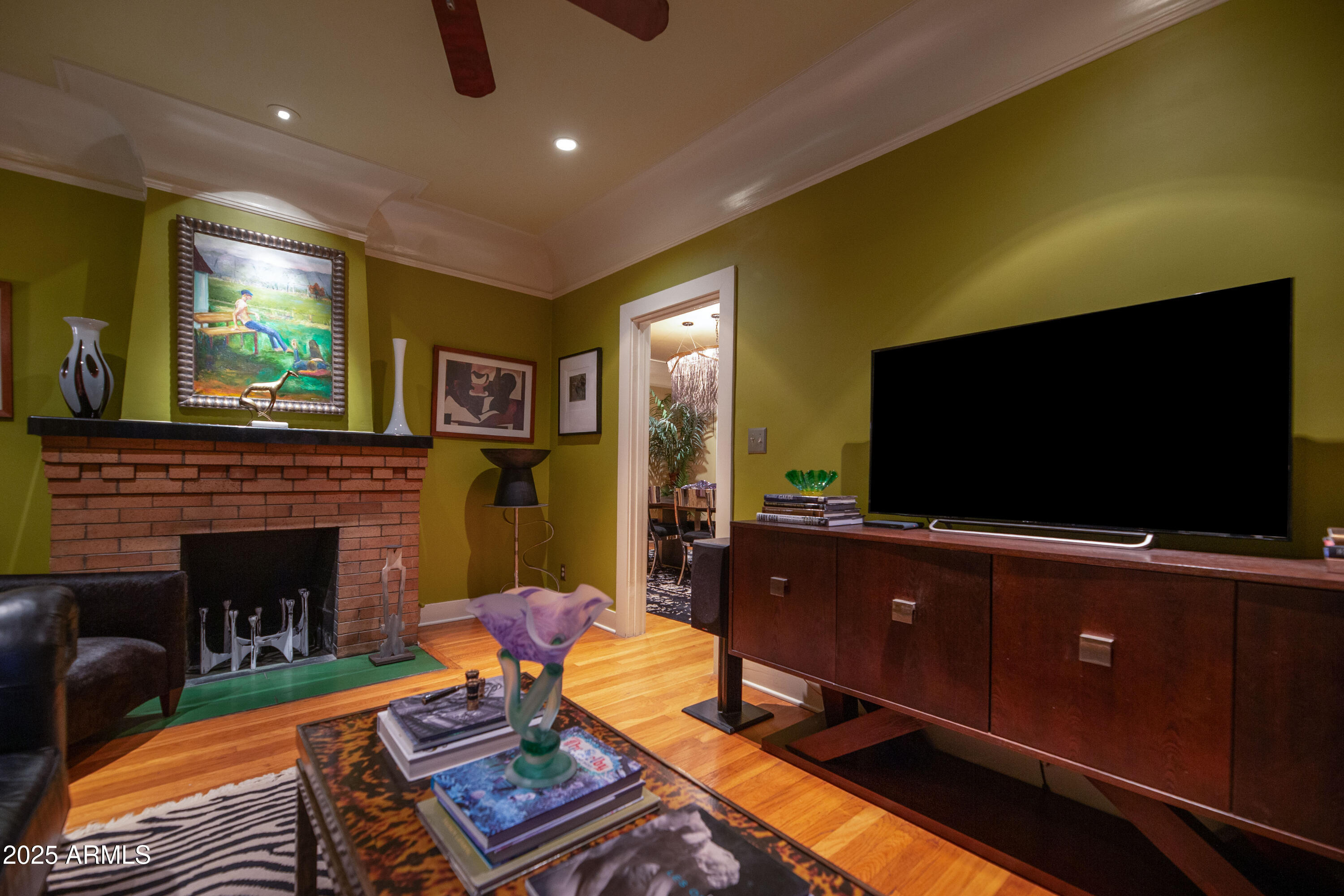 321 W Vernon Avenue