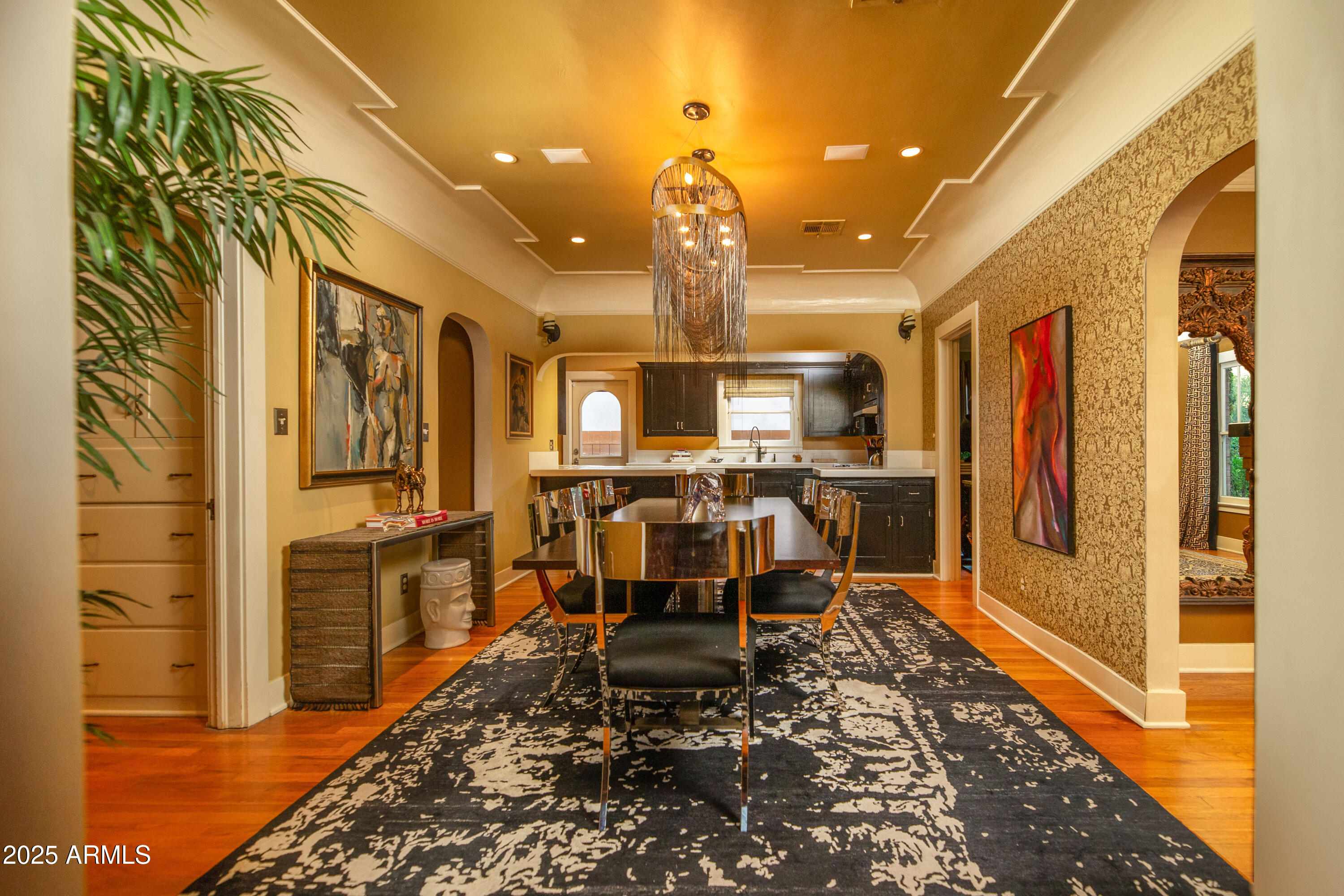 321 W Vernon Avenue