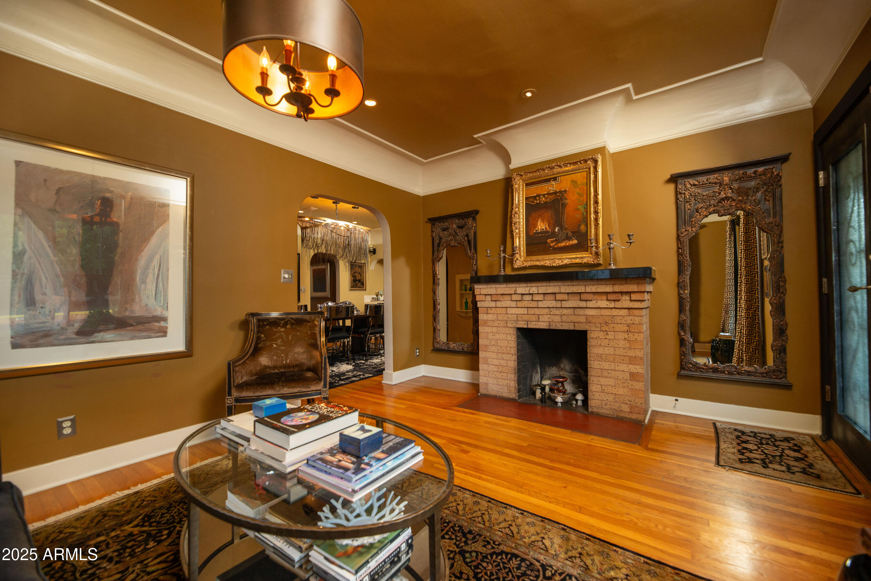 321 W Vernon Avenue