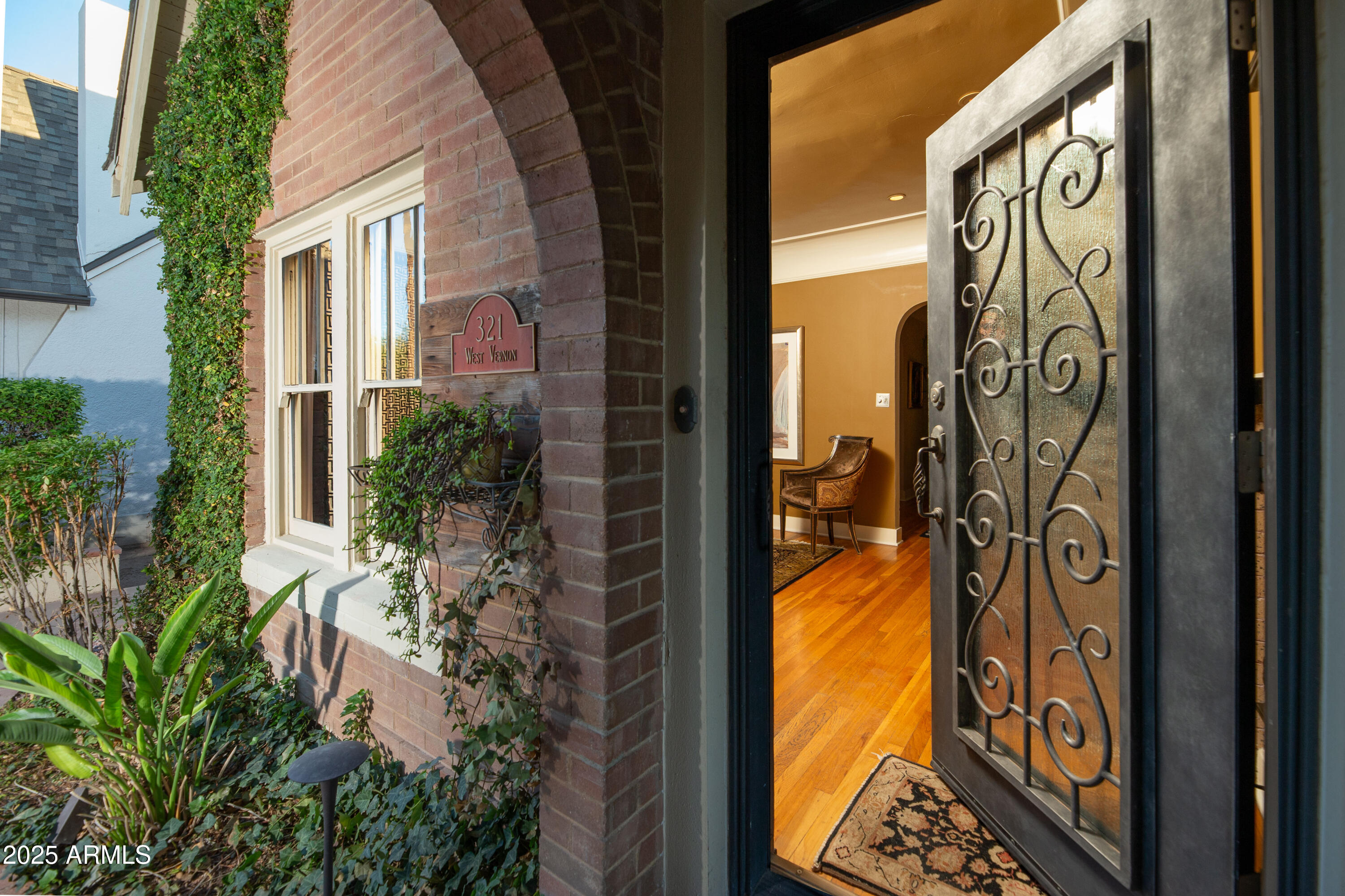 321 W Vernon Avenue