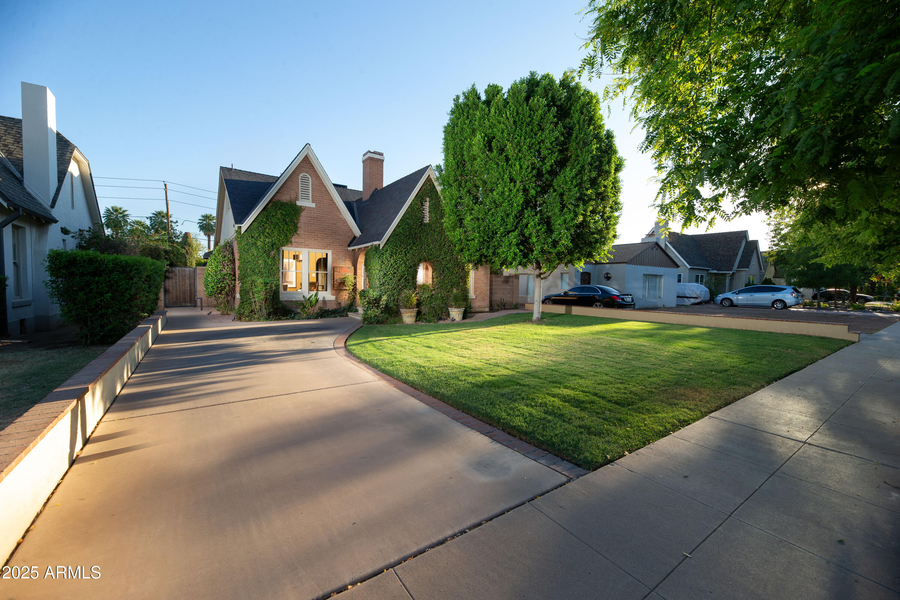 321 W Vernon Avenue