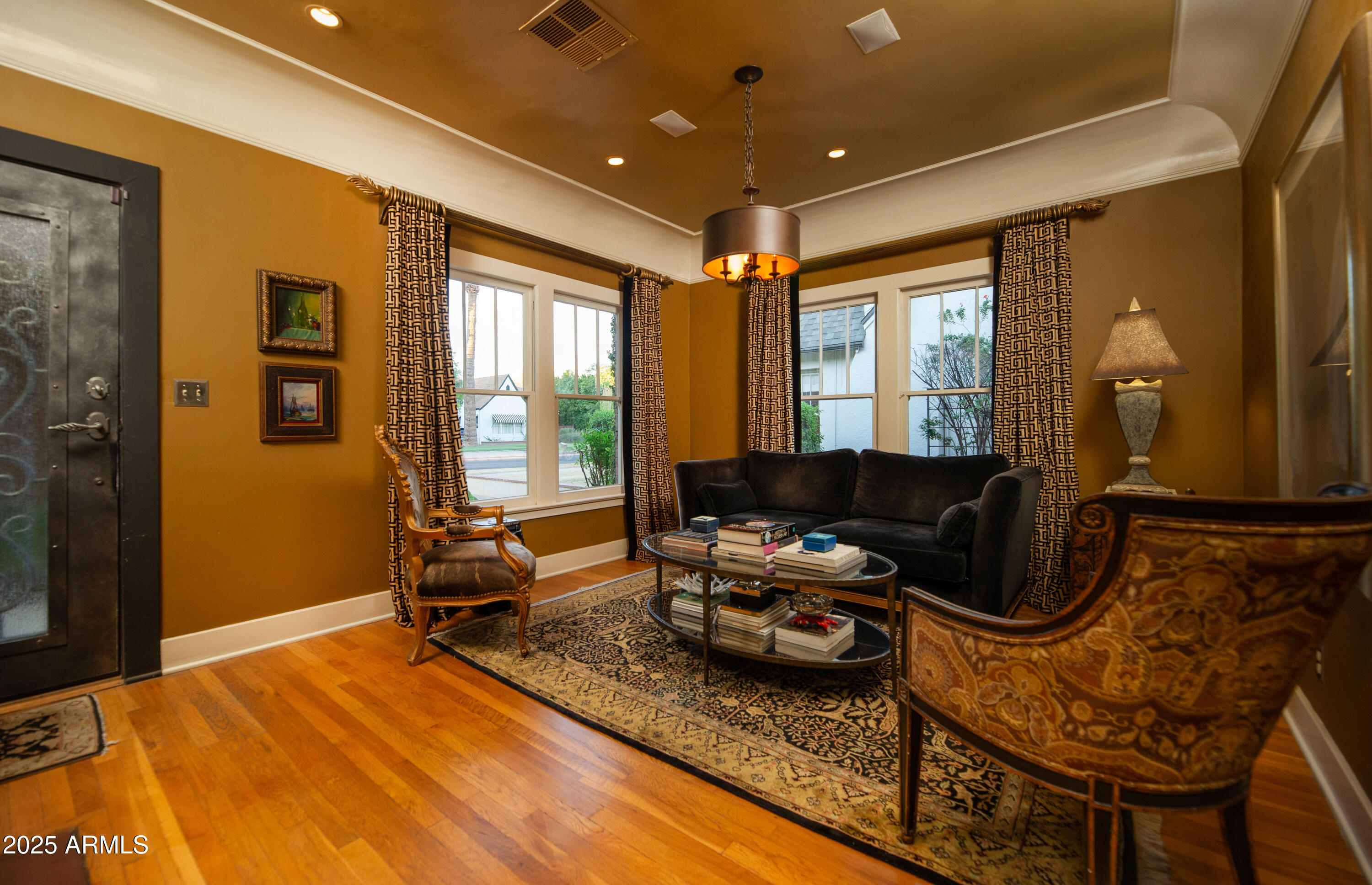 321 W Vernon Avenue
