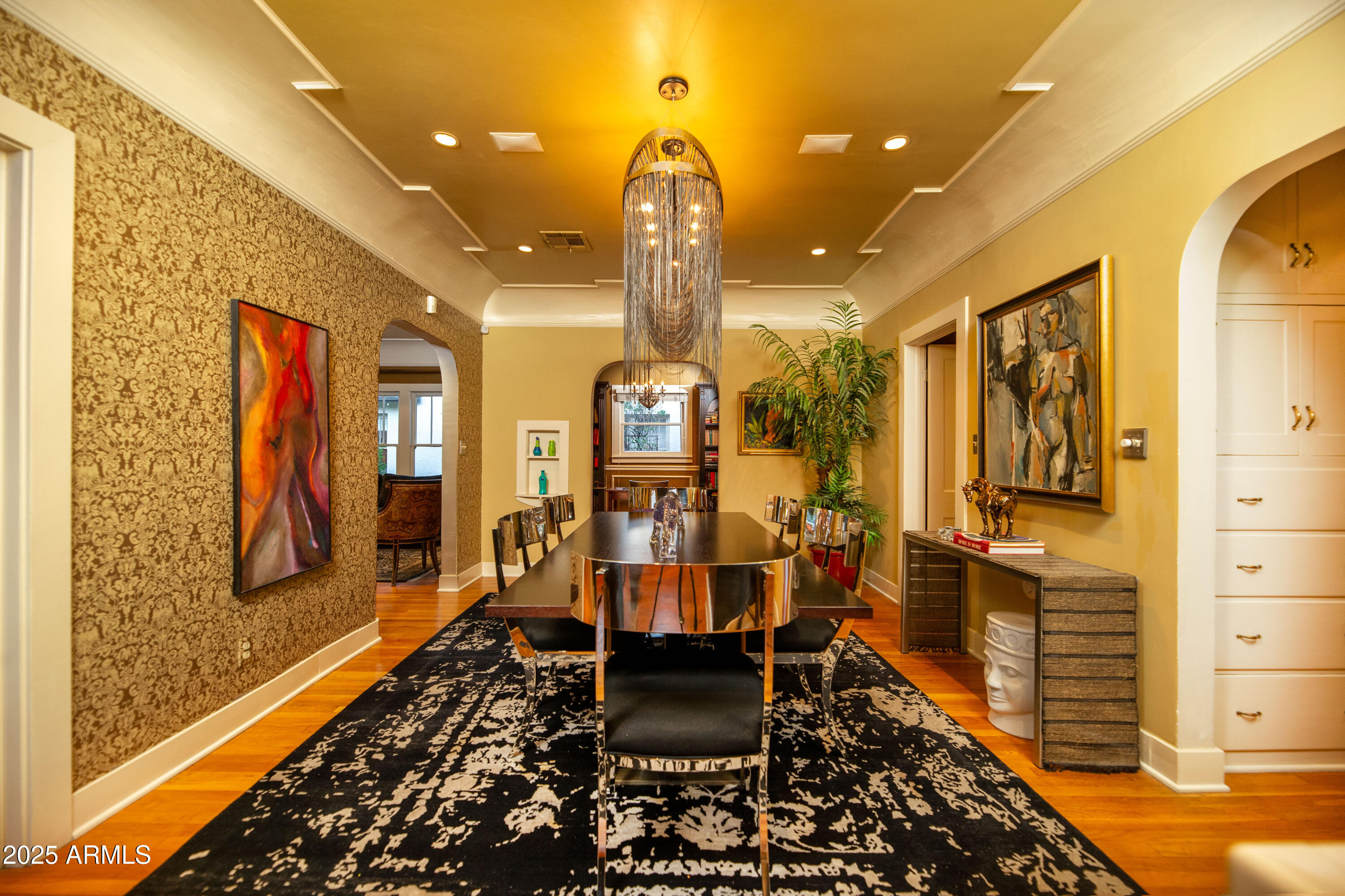 321 W Vernon Avenue