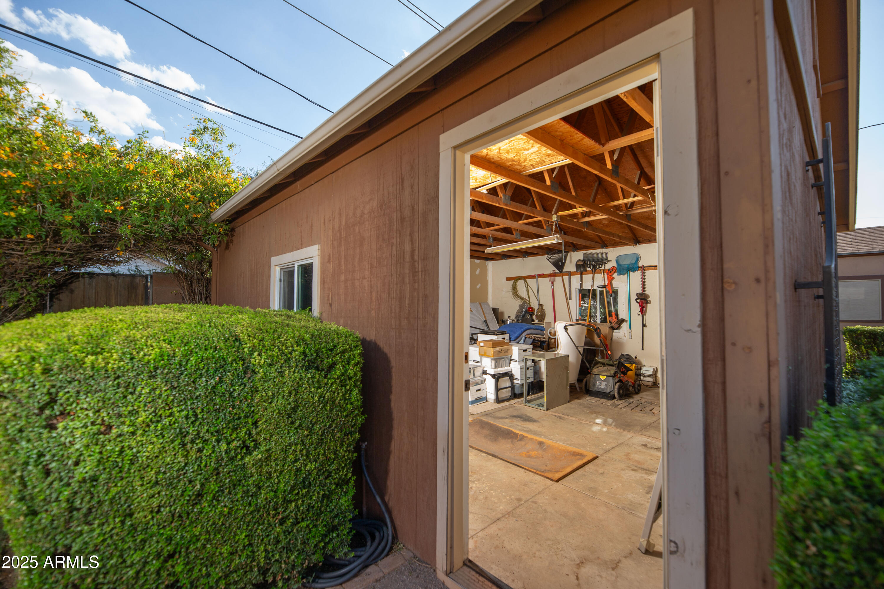 321 W Vernon Avenue