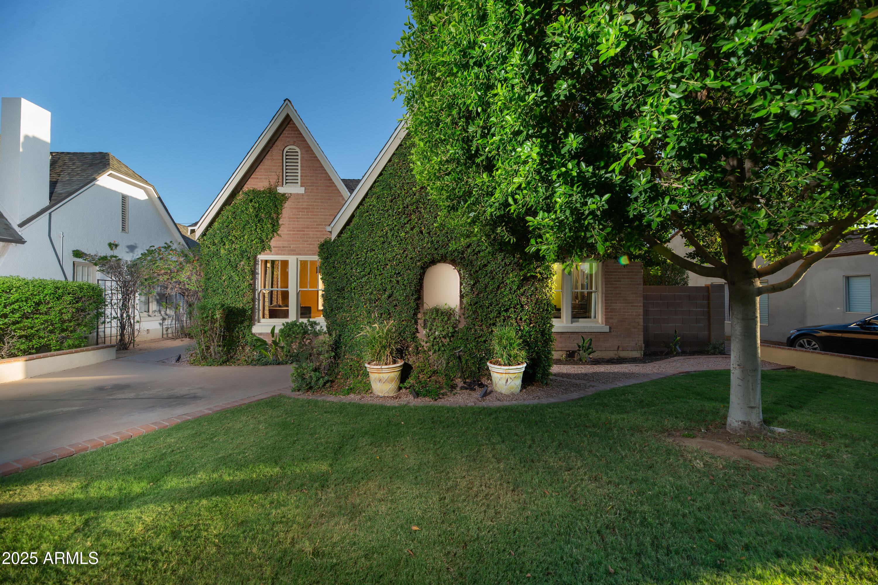 321 W Vernon Avenue