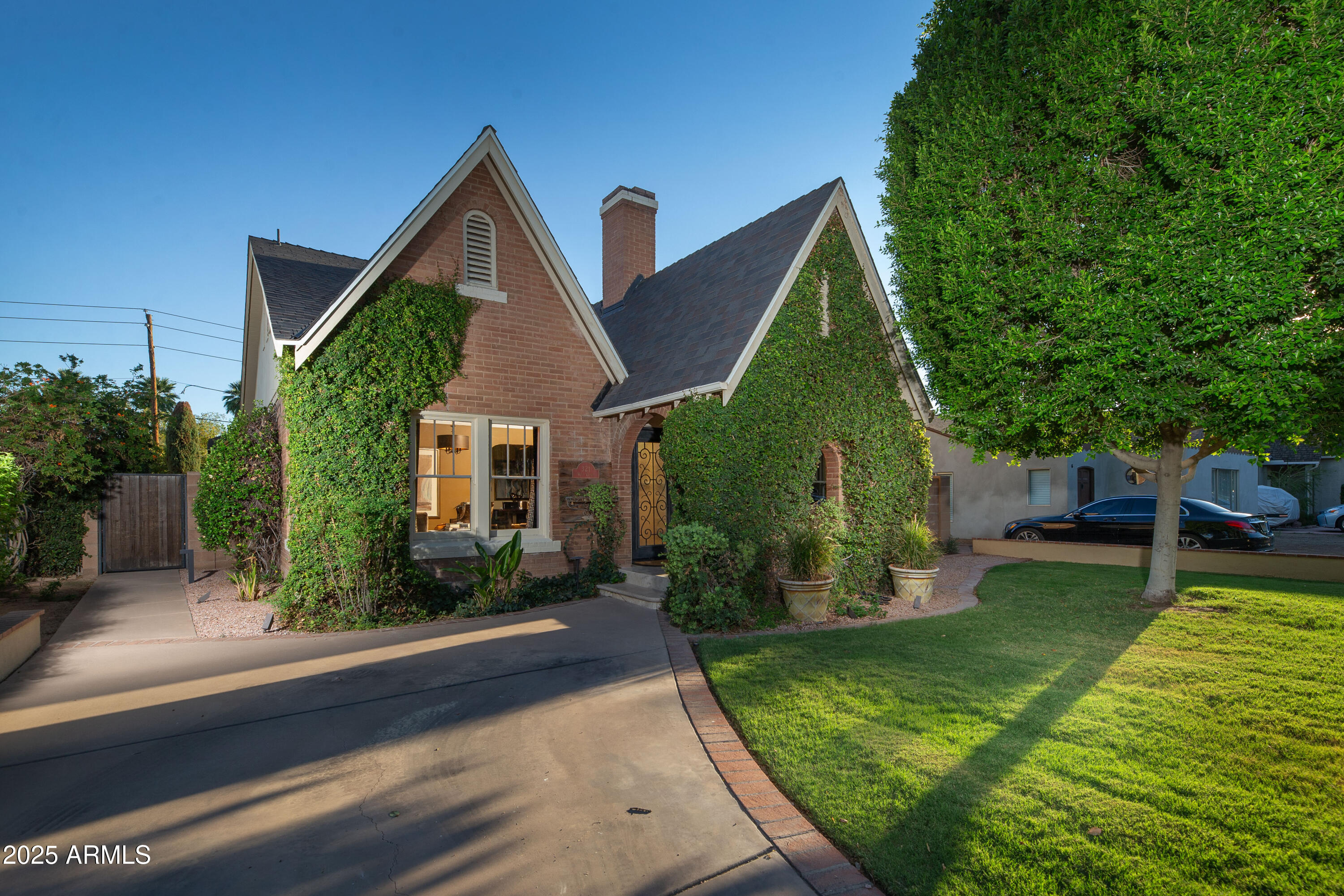 321 W Vernon Avenue