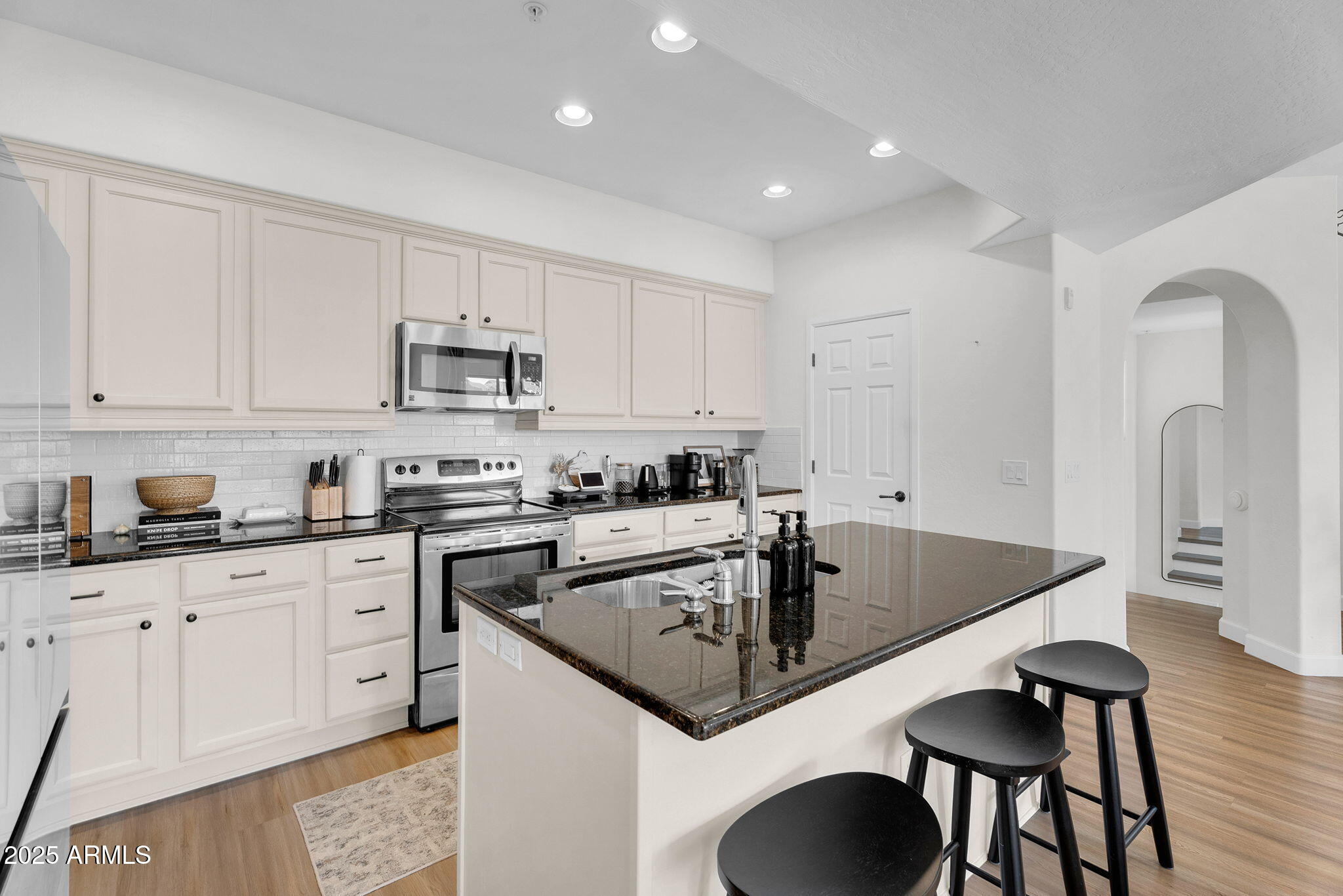3935 E ROUGH RIDER Road 1057