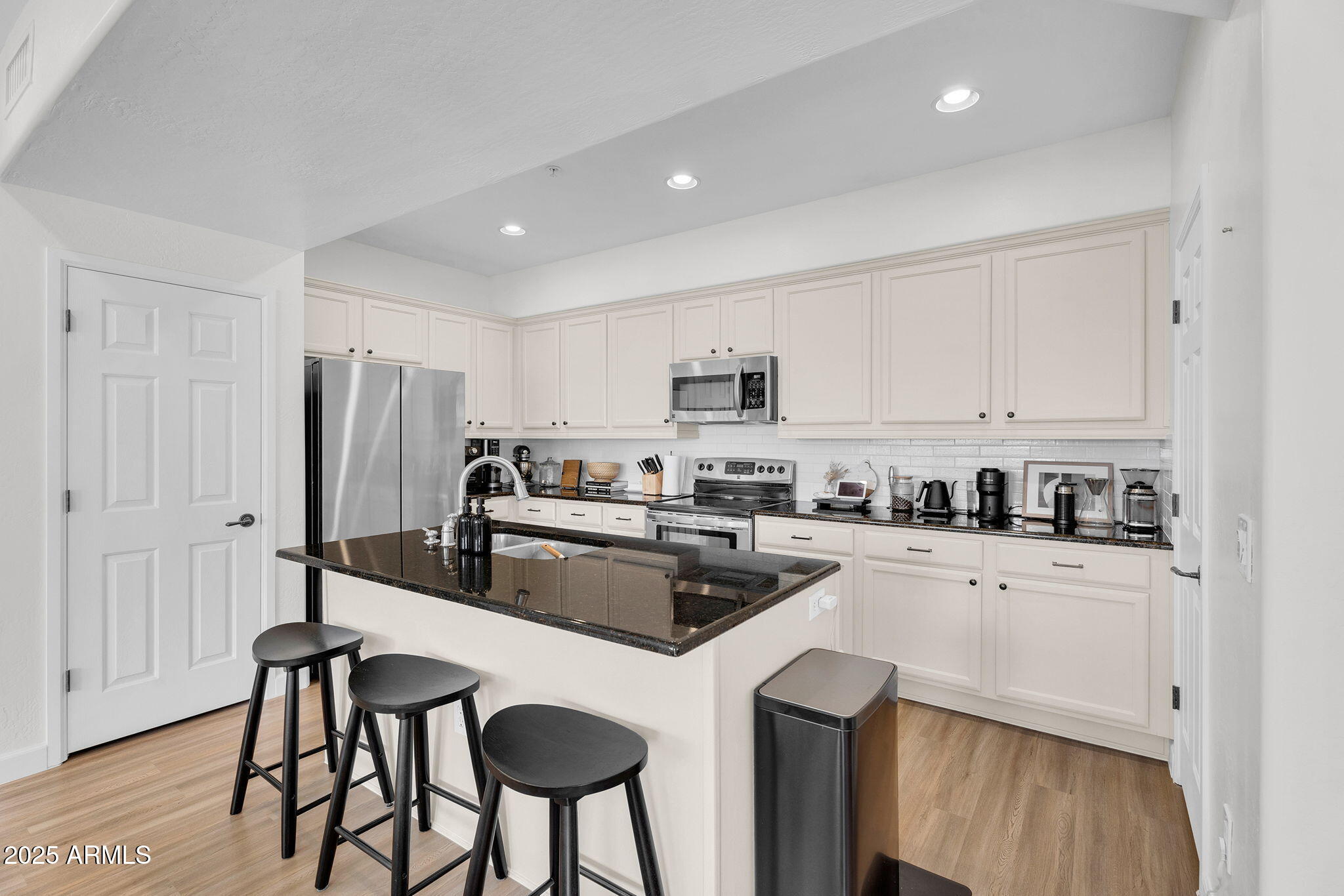 3935 E ROUGH RIDER Road 1057