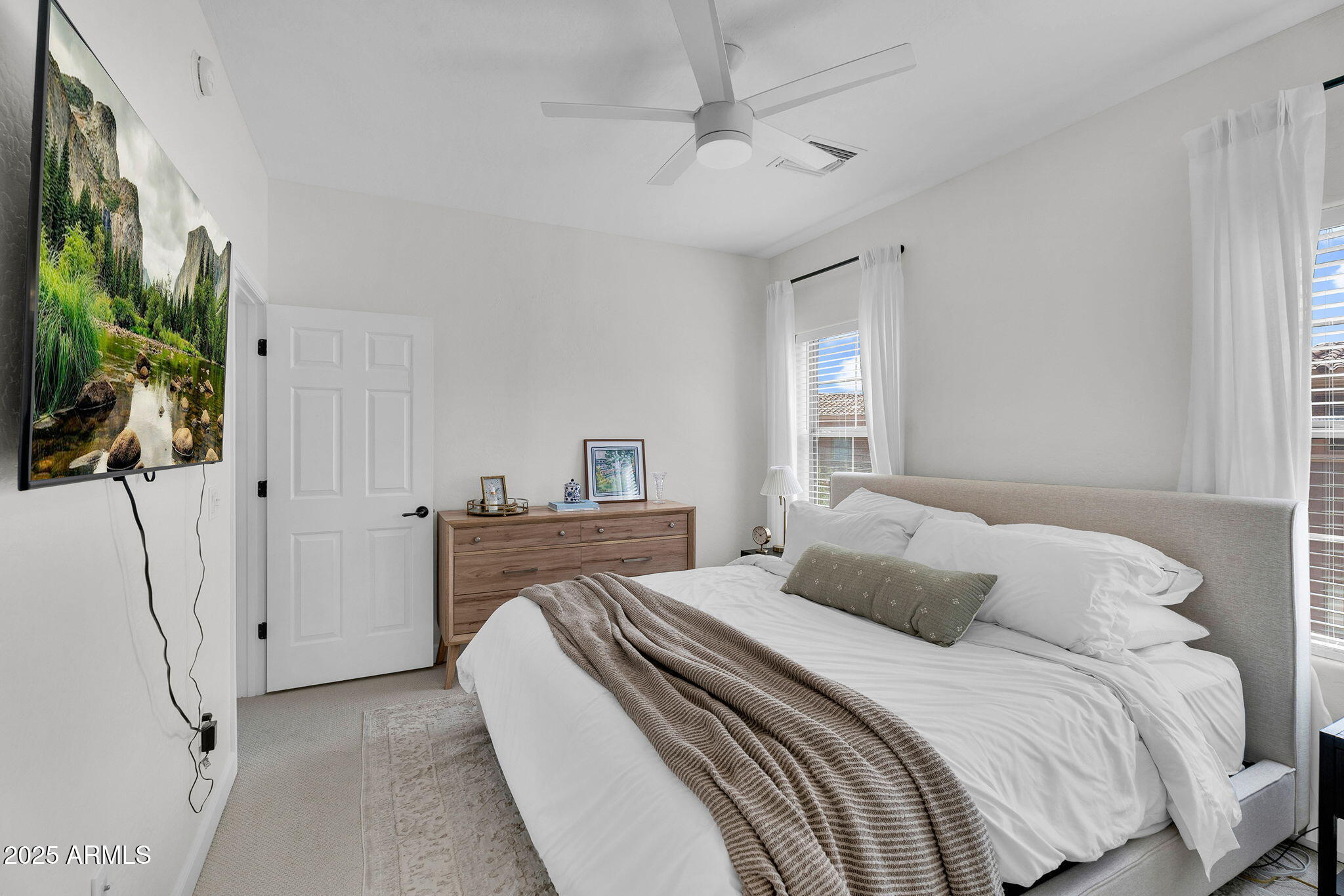3935 E ROUGH RIDER Road 1057
