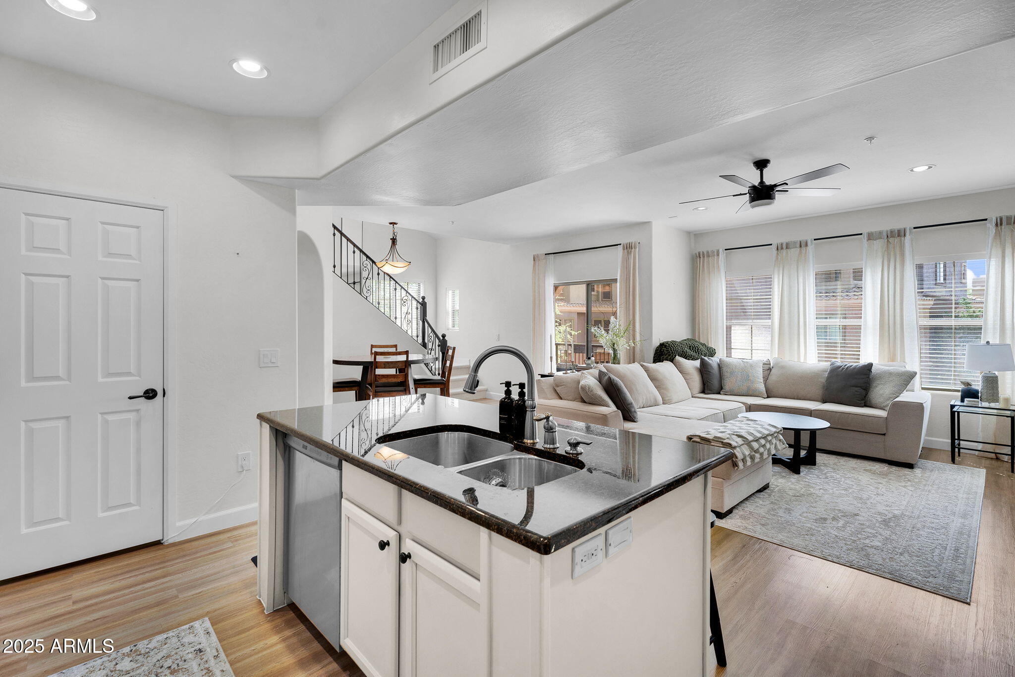 3935 E ROUGH RIDER Road 1057