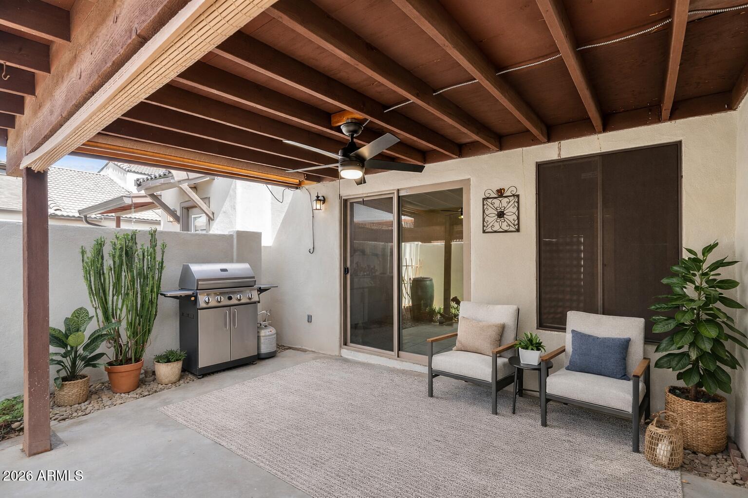 1138 E KALER Drive