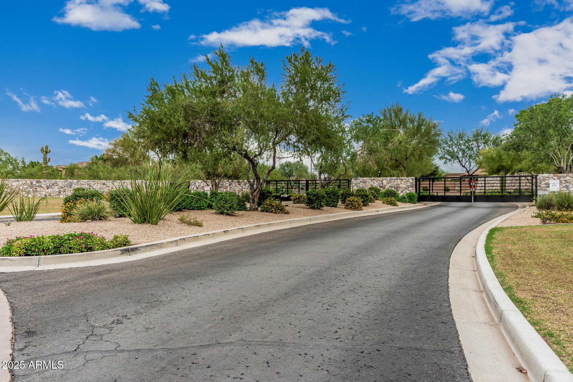 5319 E BAKER Drive
