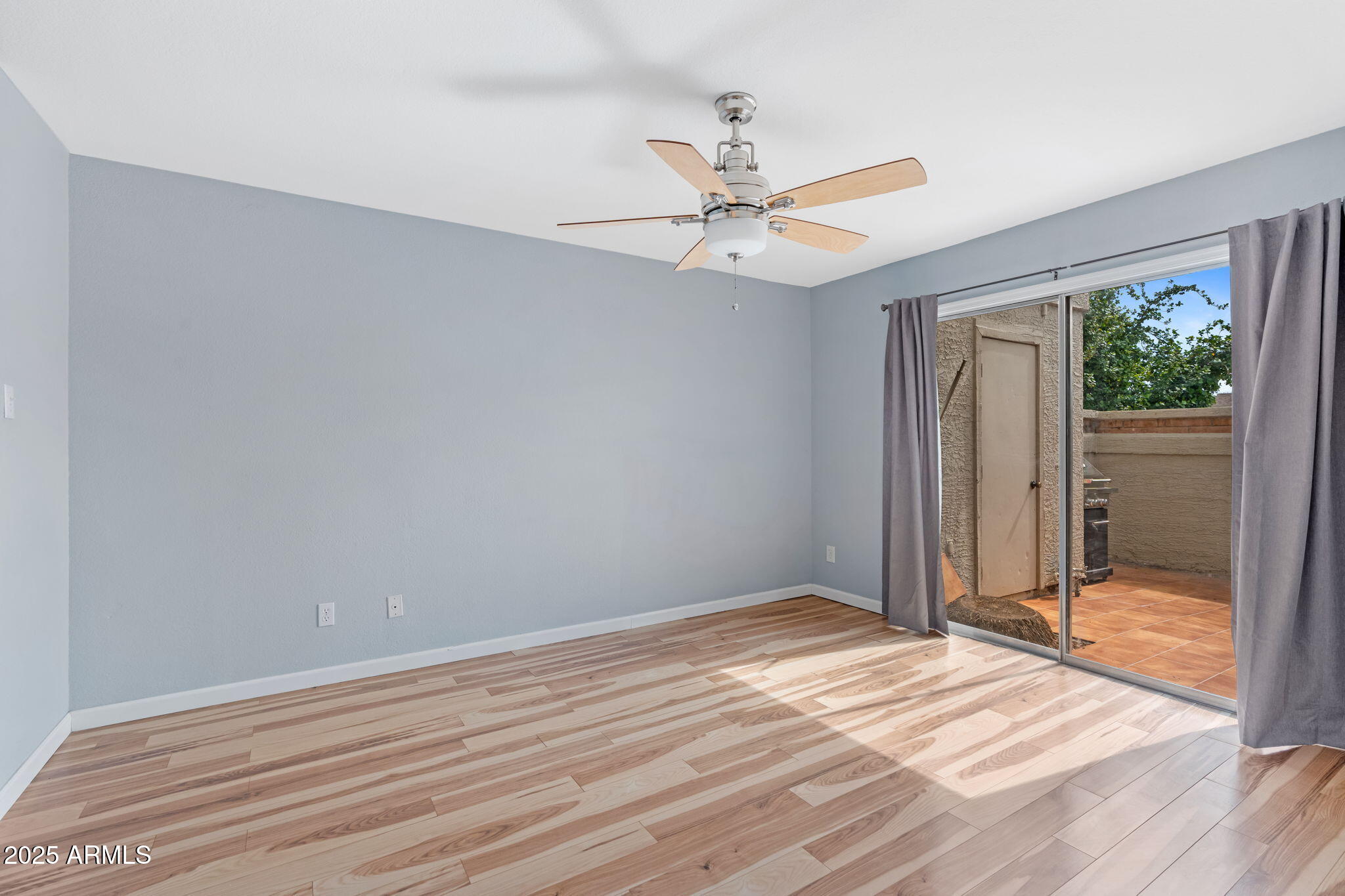 1717 E UNION HILLS Drive 1044