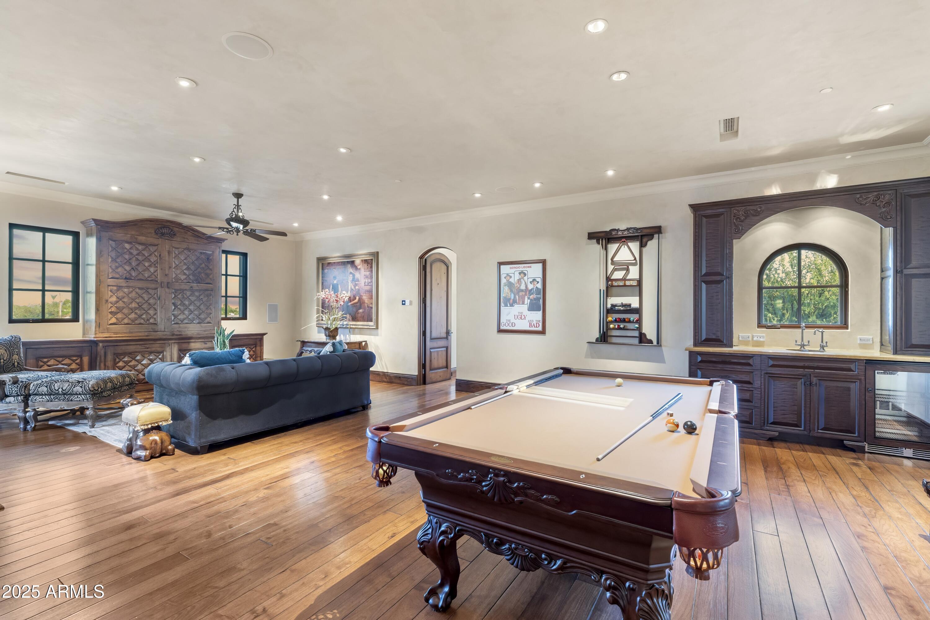 5902 E ARCADIA Lane