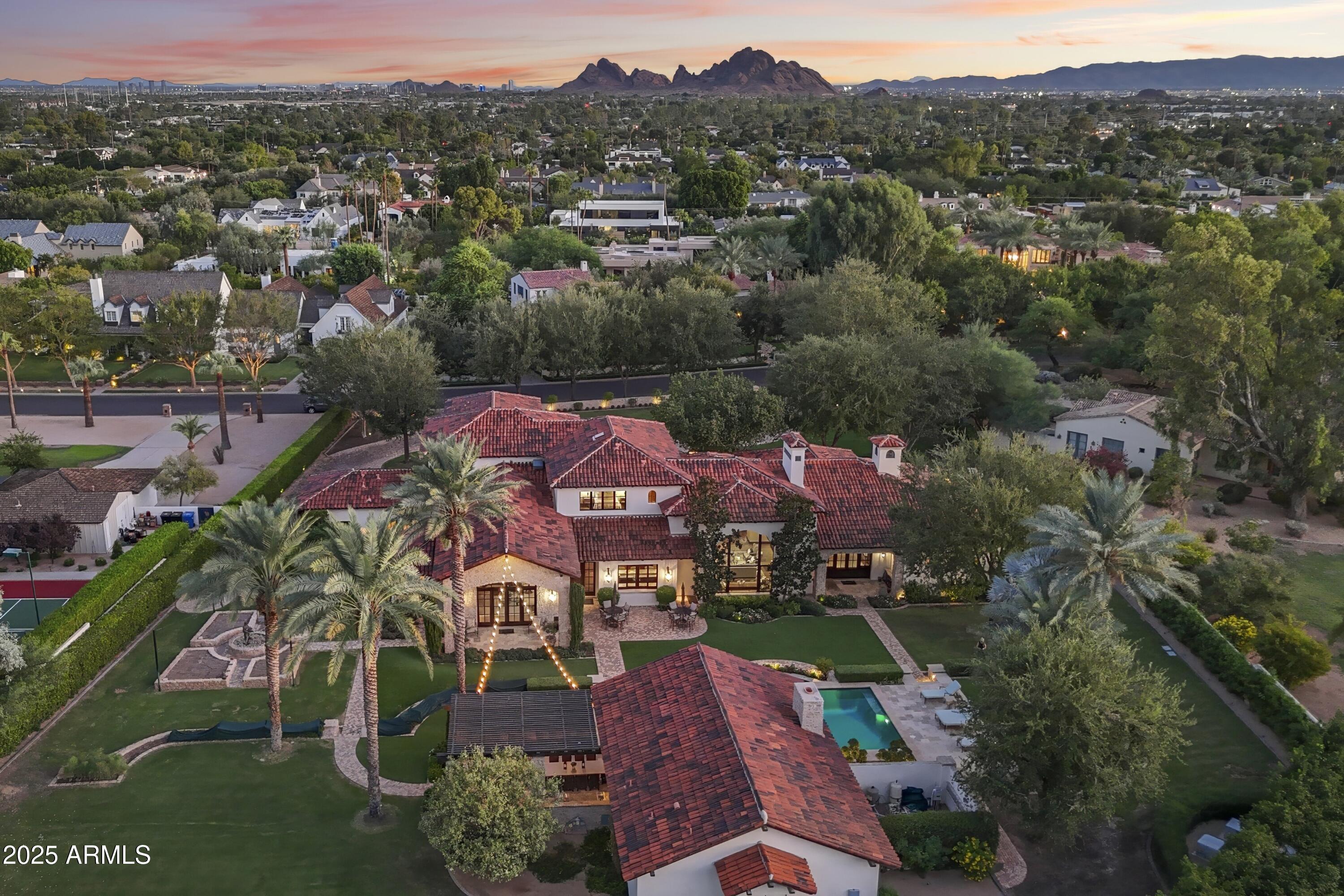 5902 E ARCADIA Lane