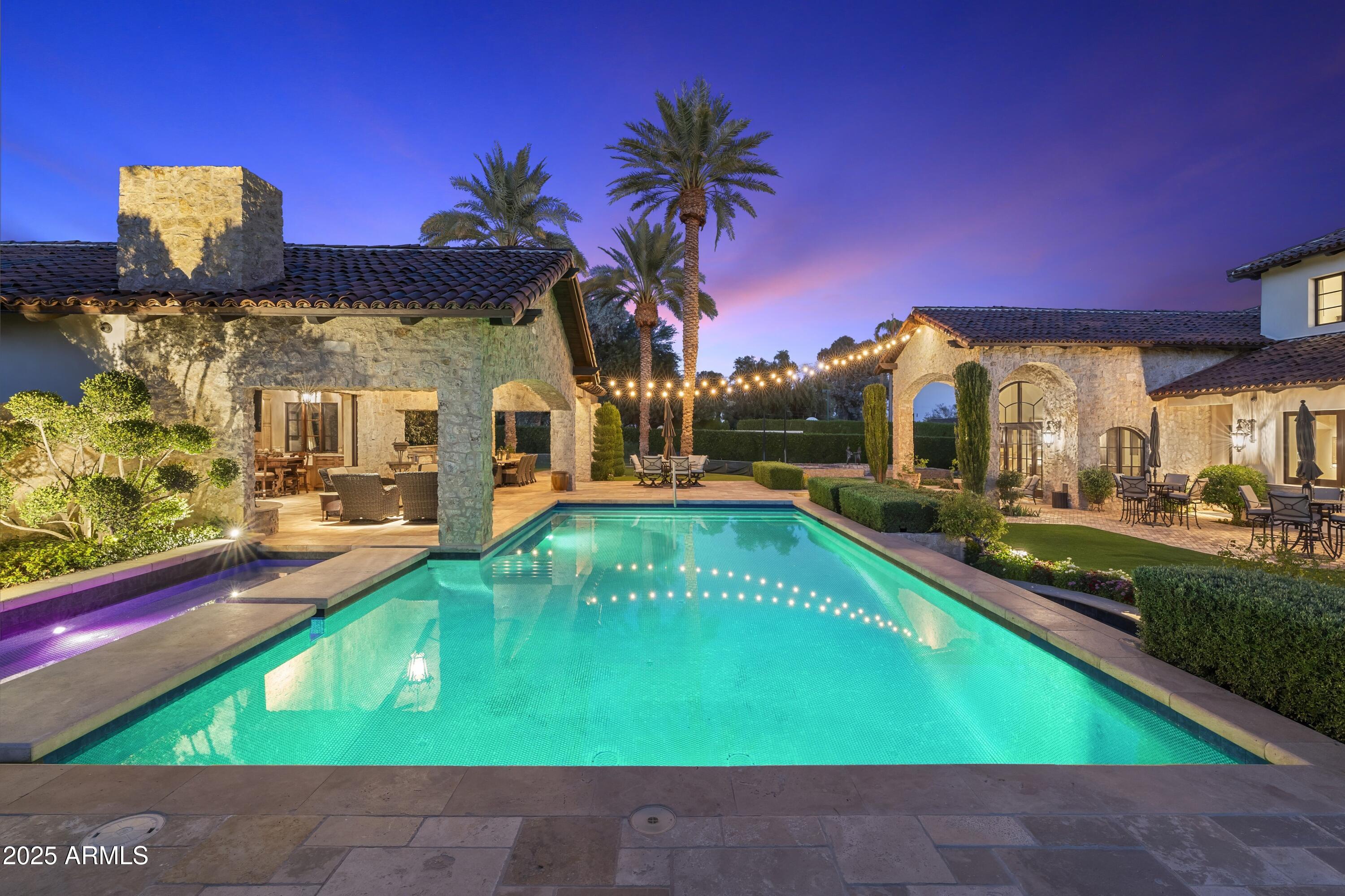 5902 E ARCADIA Lane