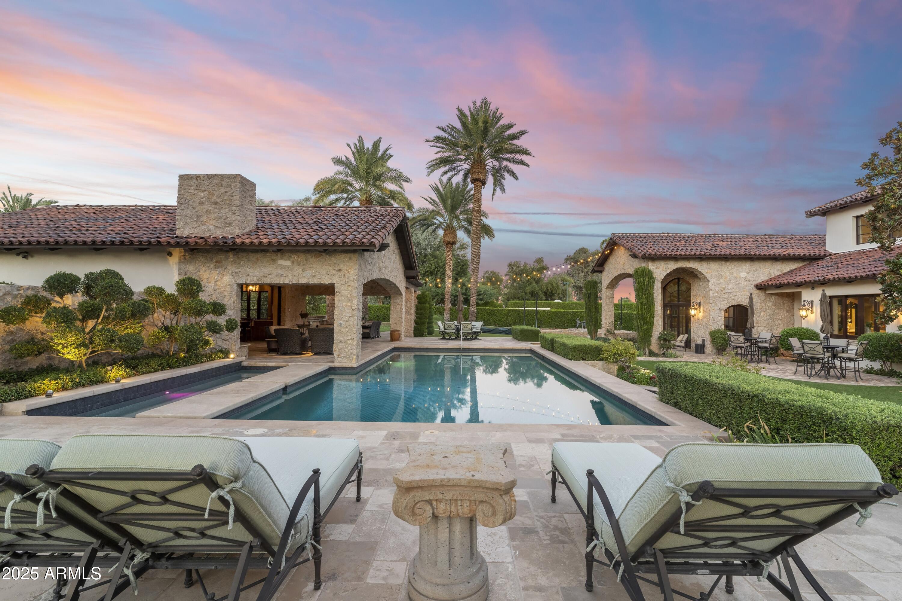 5902 E ARCADIA Lane