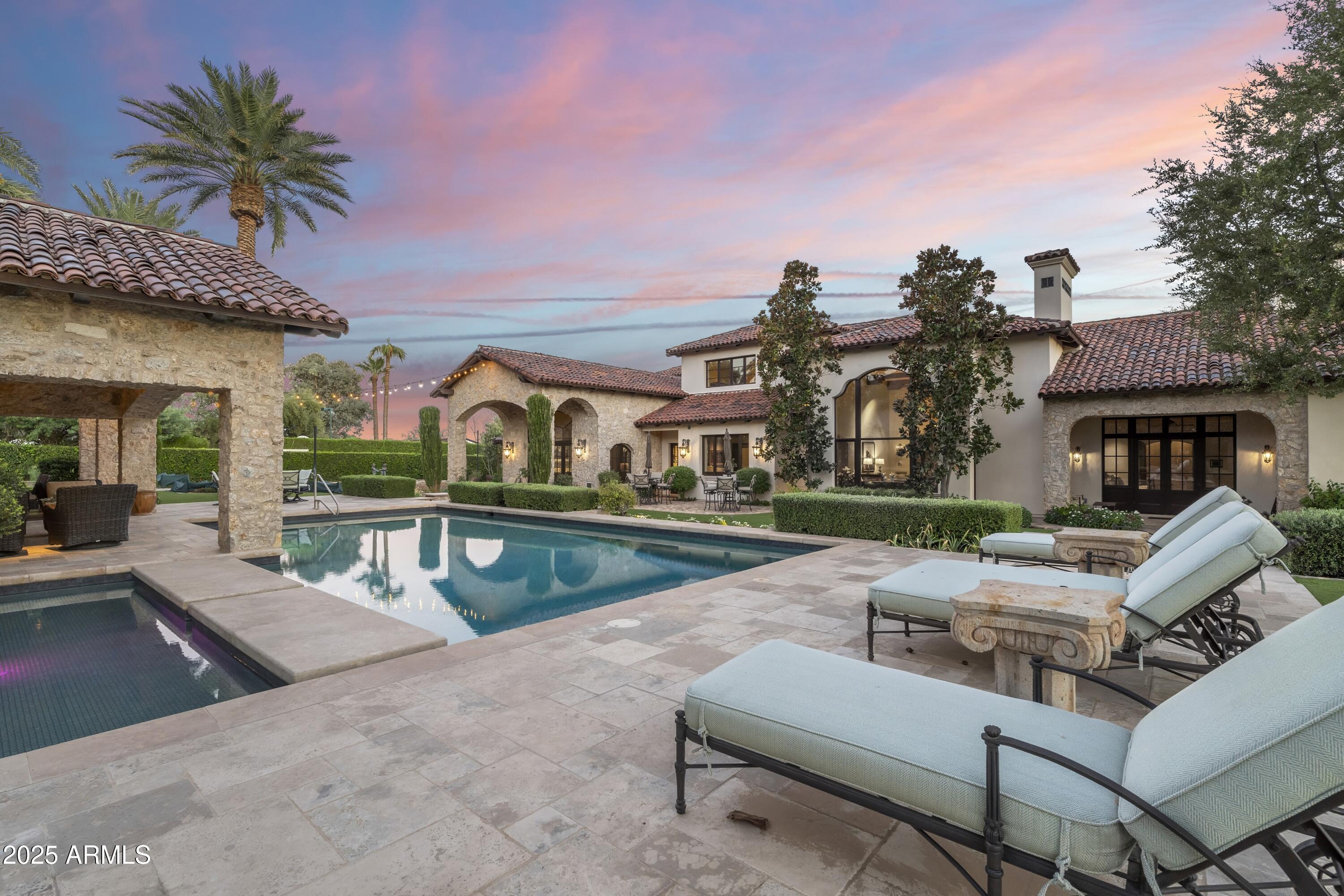 5902 E ARCADIA Lane