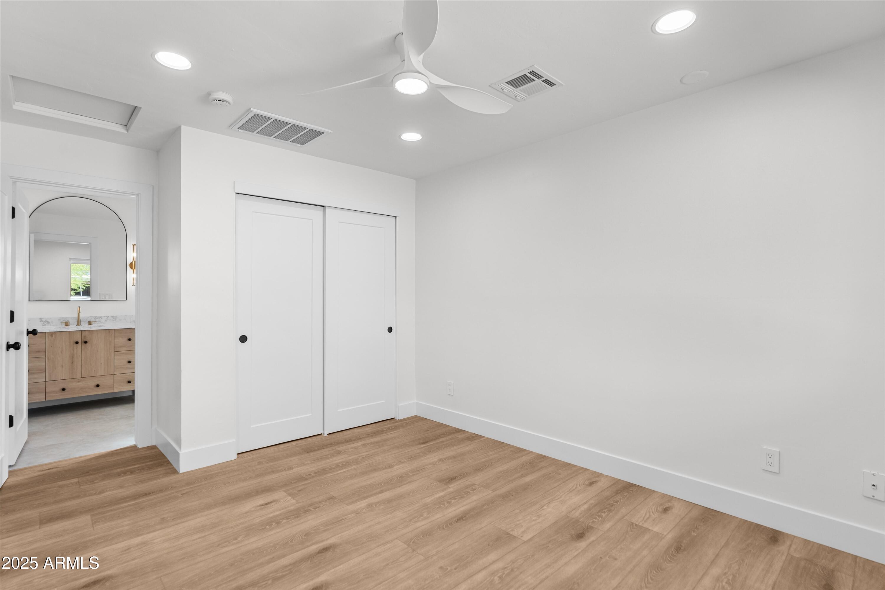 543 W 17TH Street