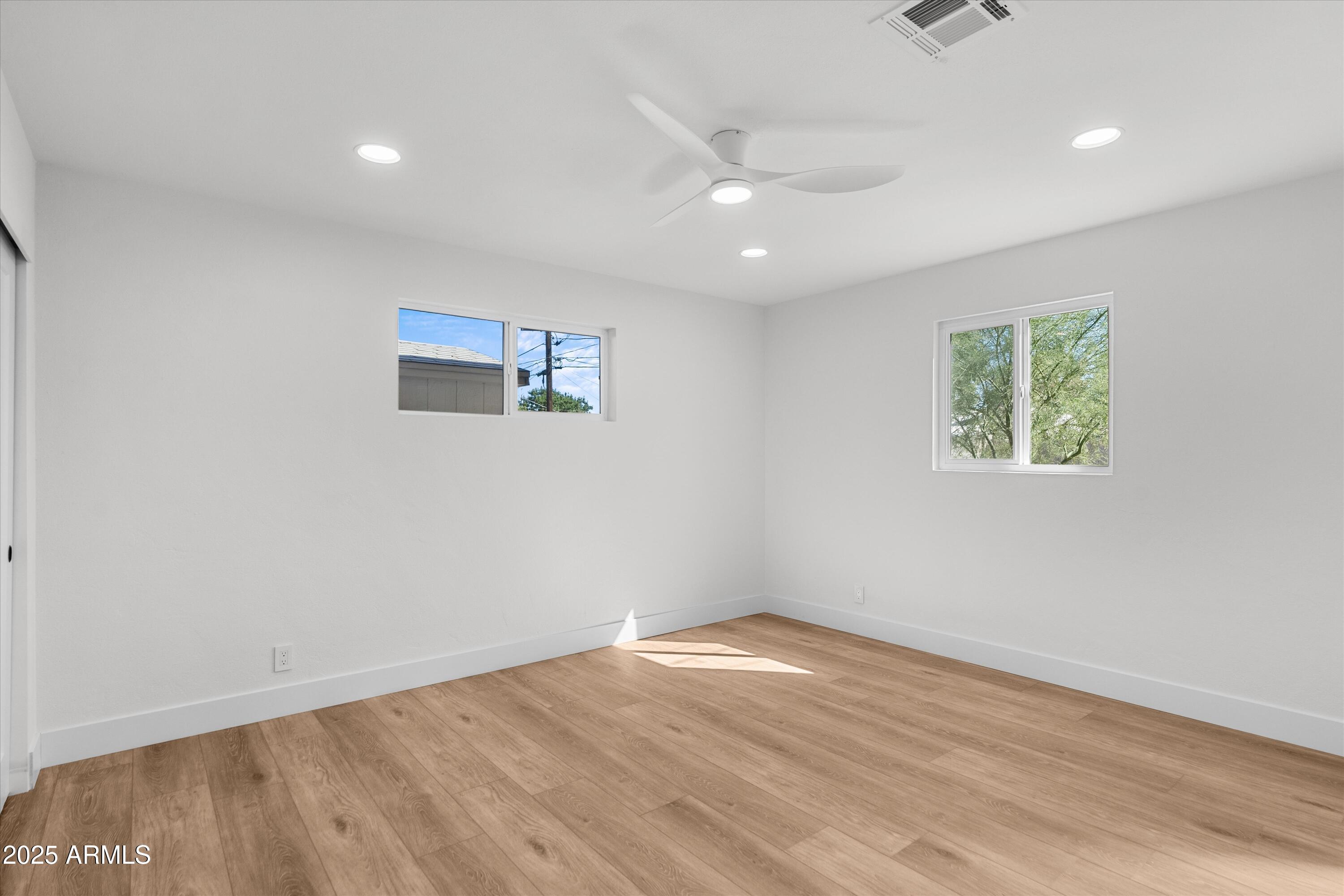 543 W 17TH Street