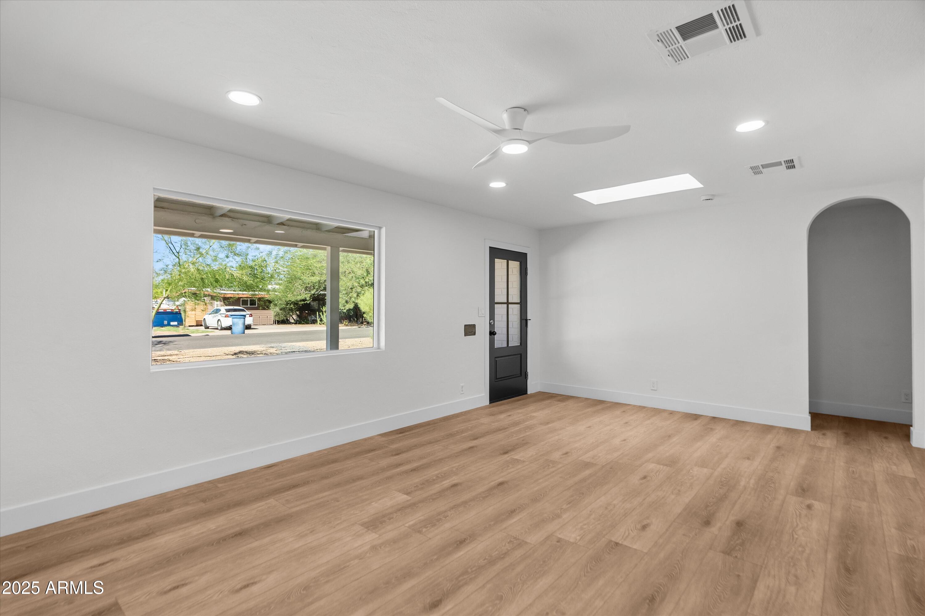 543 W 17TH Street