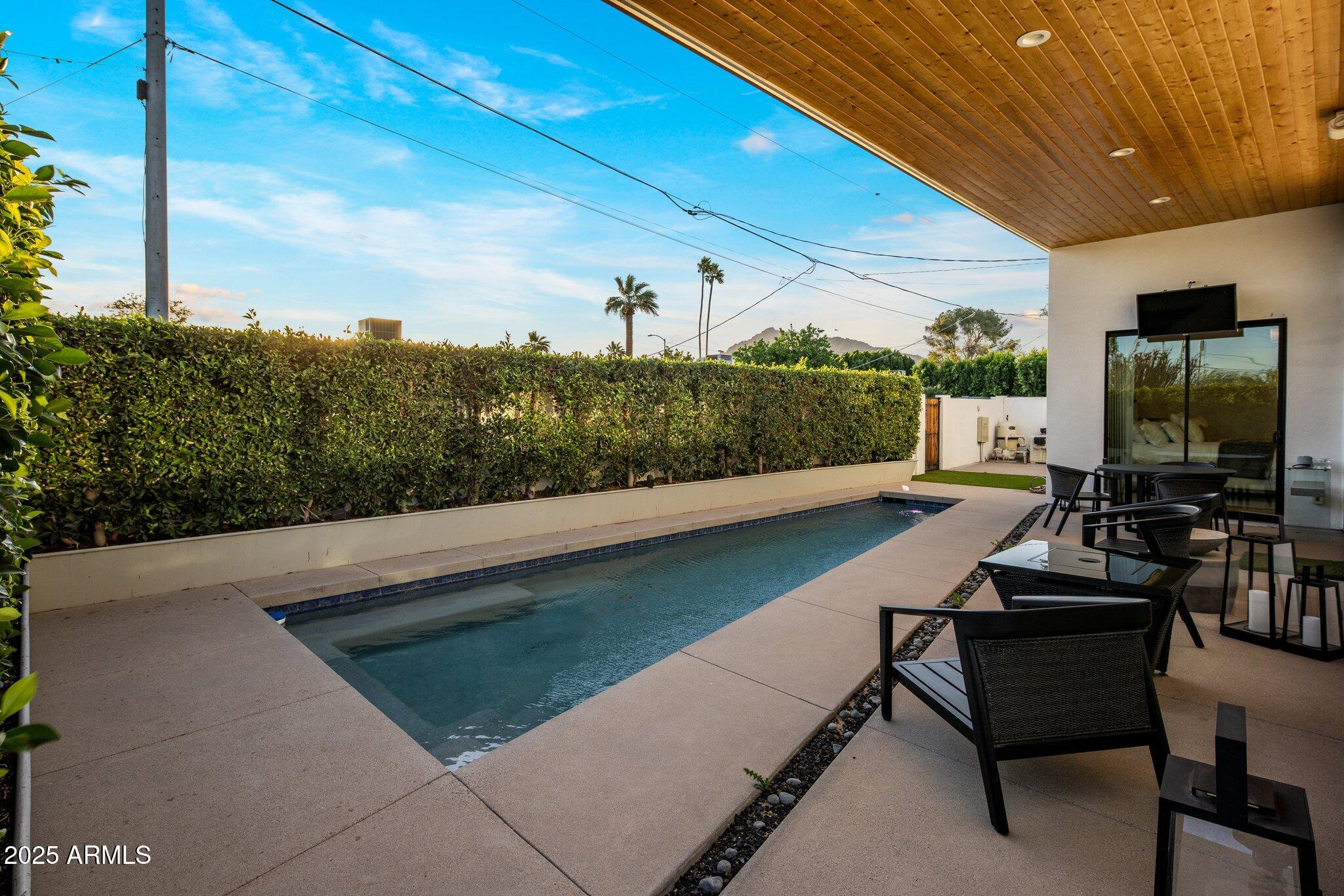 3626 N MOHAVE Way