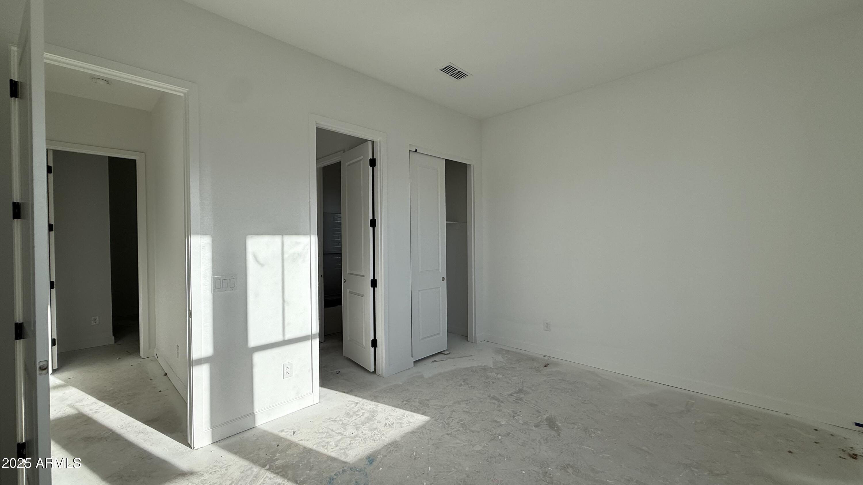 6037 S TAMBOR
