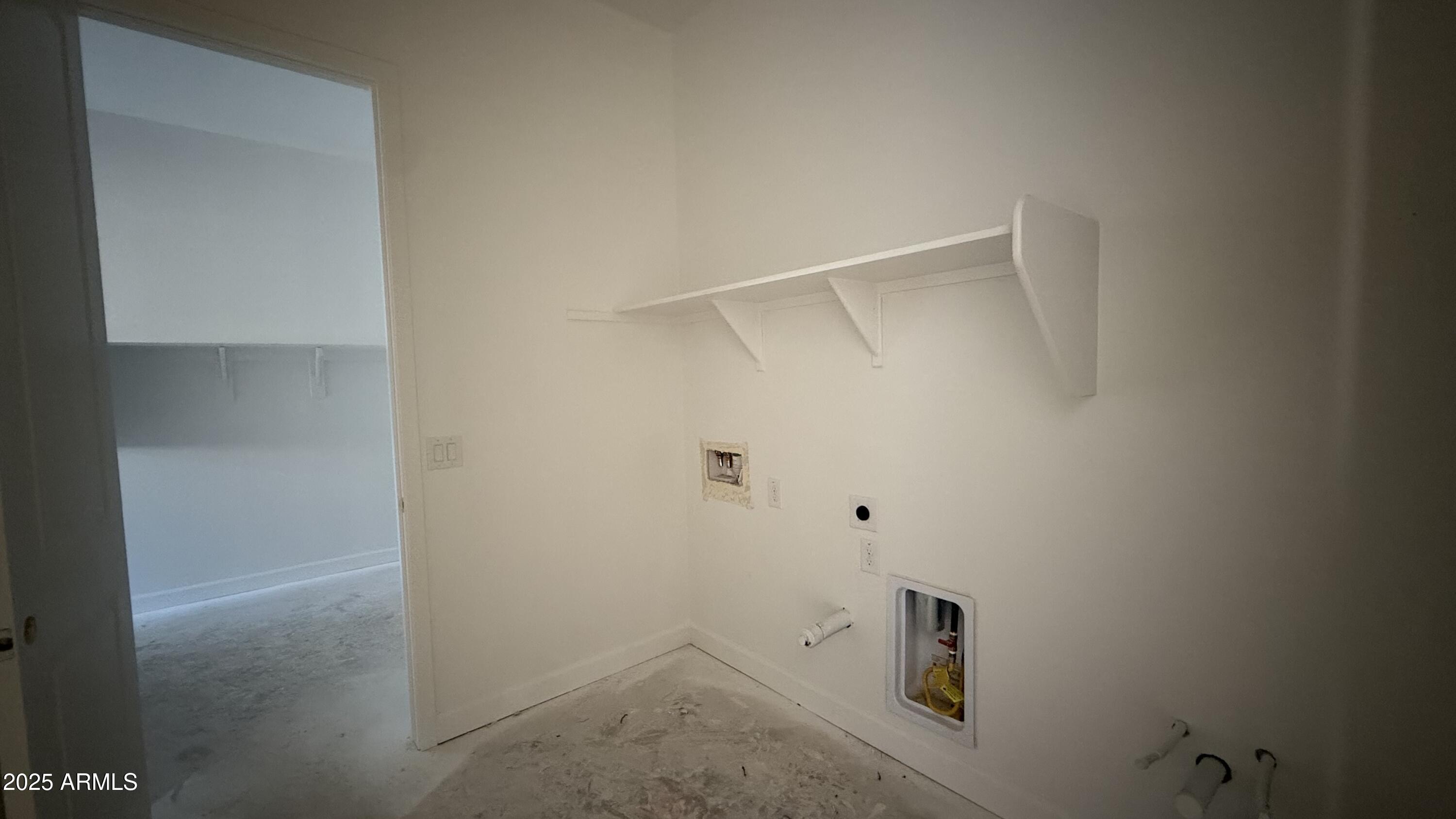 6037 S TAMBOR