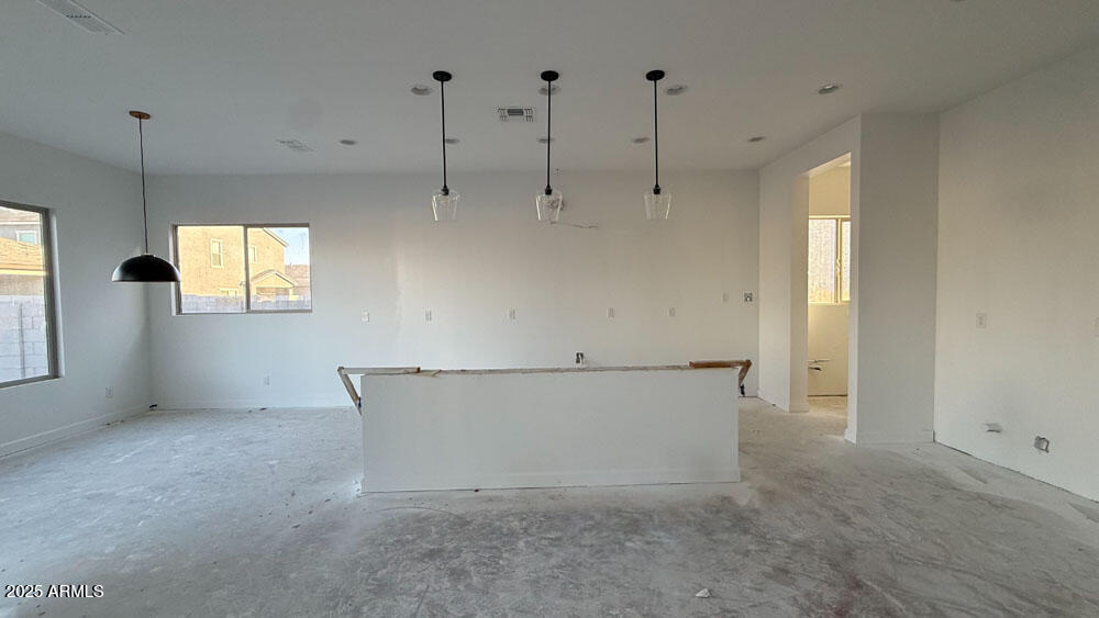 6037 S TAMBOR