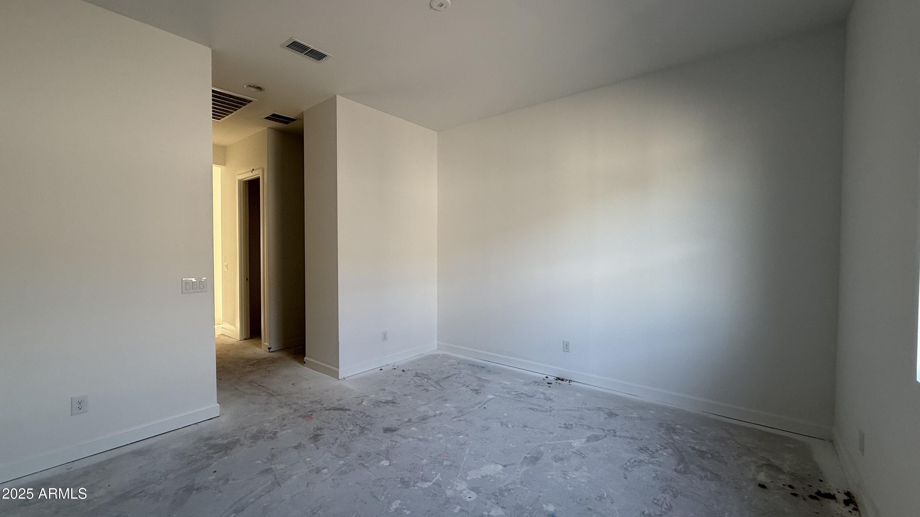 6037 S TAMBOR