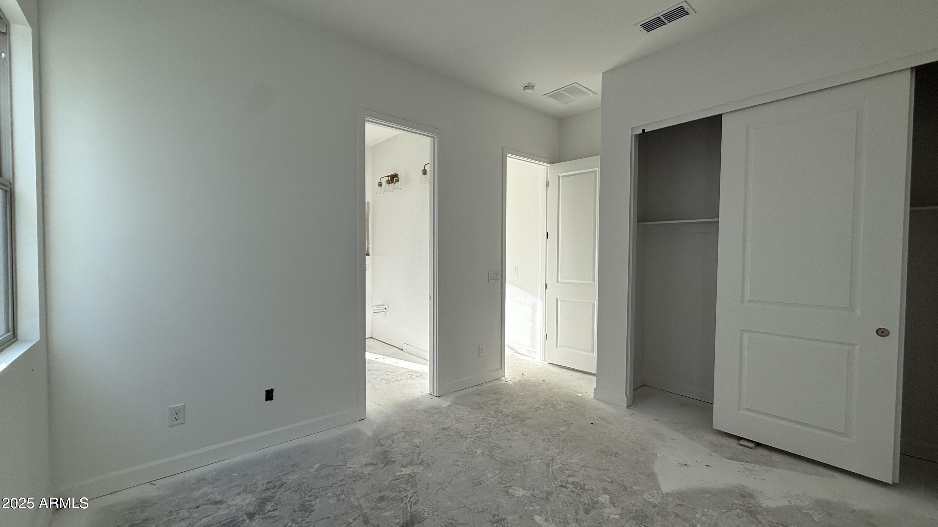 6037 S TAMBOR