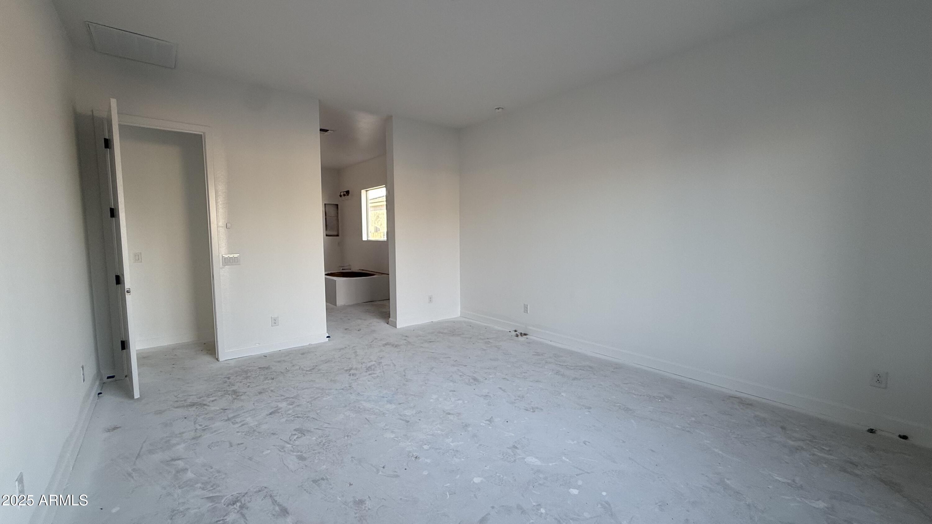6037 S TAMBOR