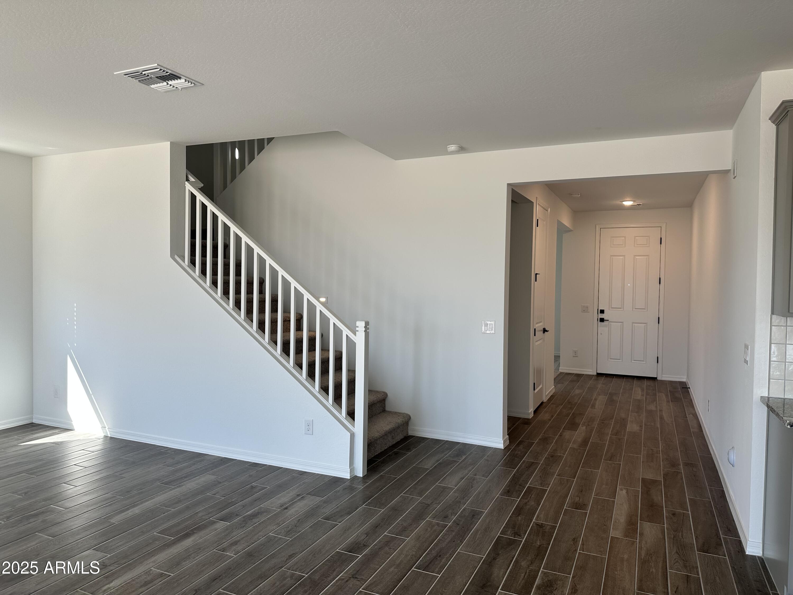 5535 W HOPI Trail