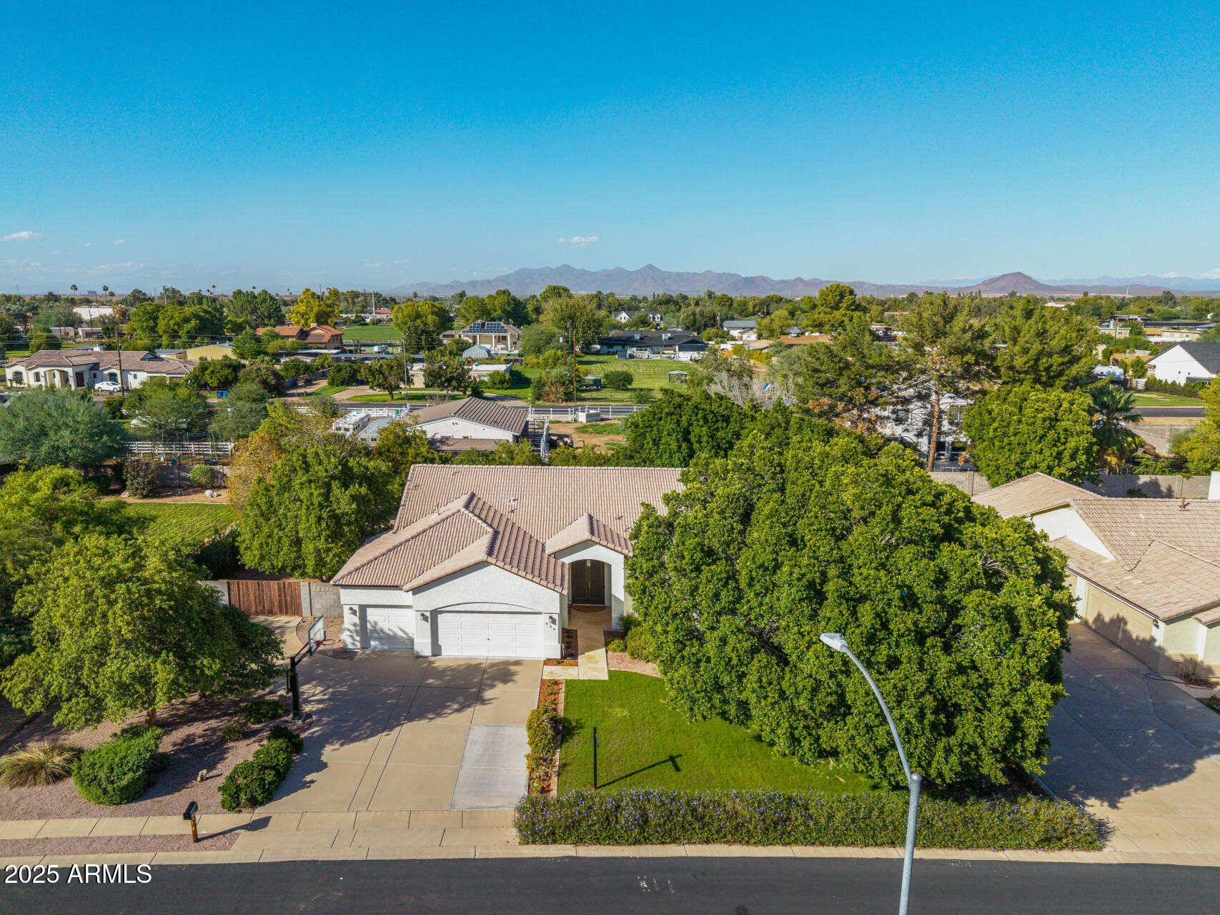 954 E KRAMER Street