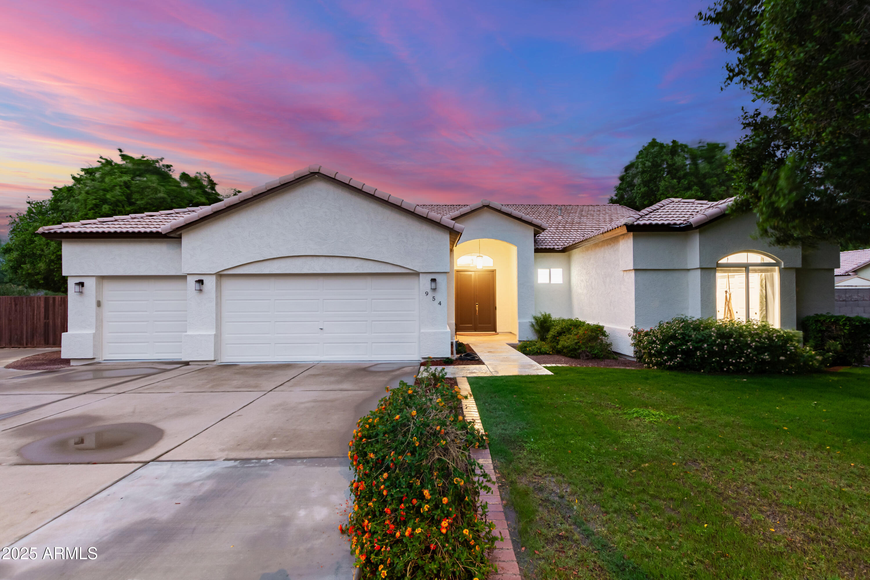 954 E KRAMER Street