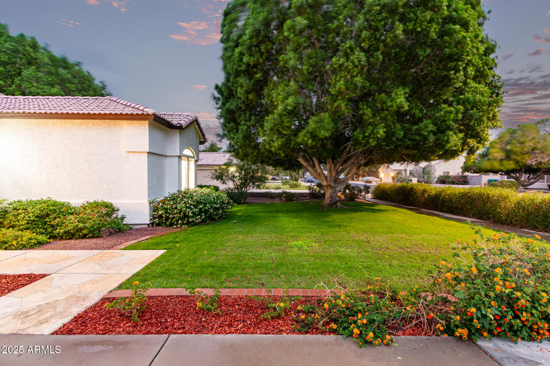 954 E KRAMER Street