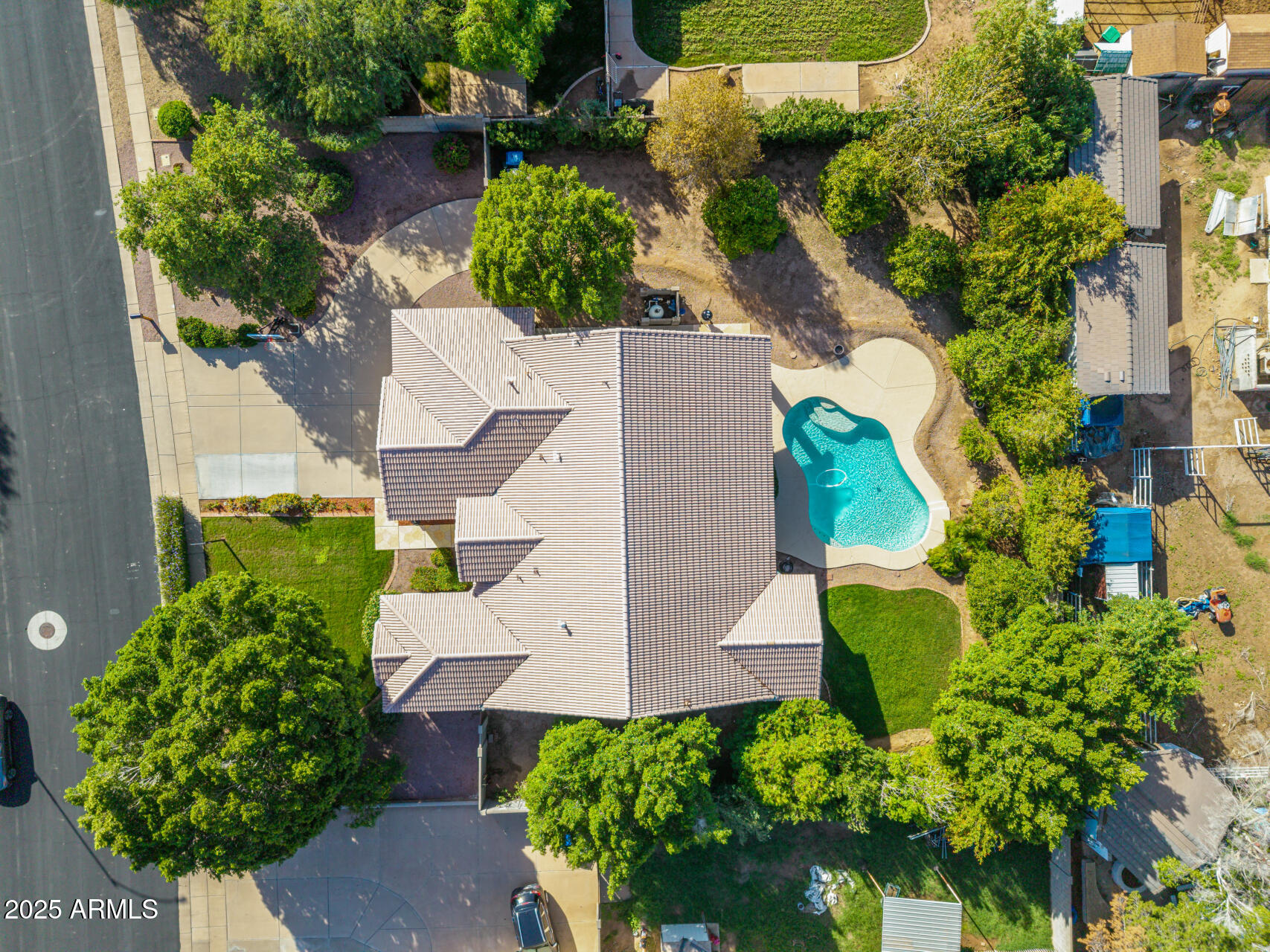 954 E KRAMER Street