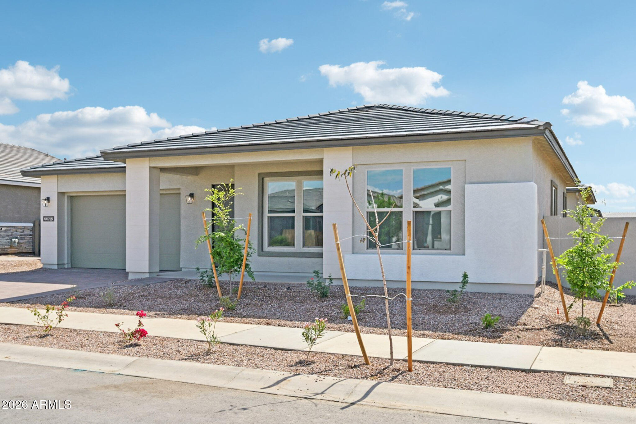 22913 E TWIN ACRES Drive